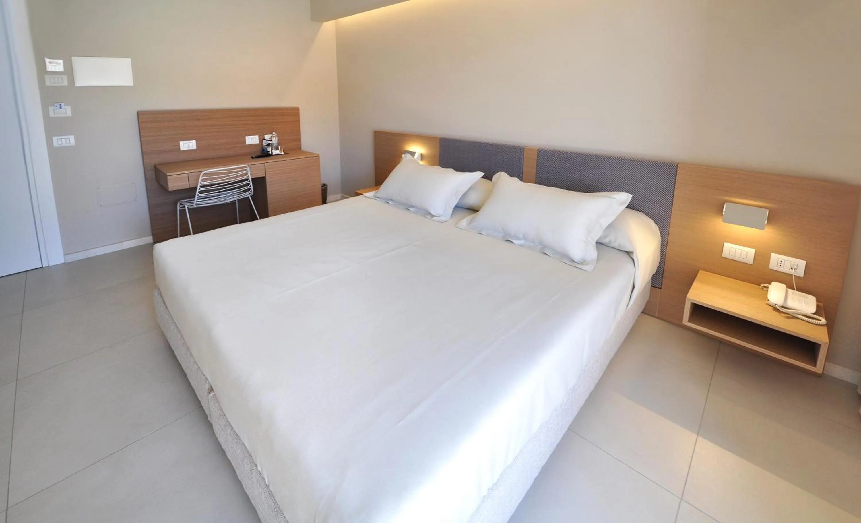 Photo of the whole room, Bed in Domu Simius Life Style Hotel