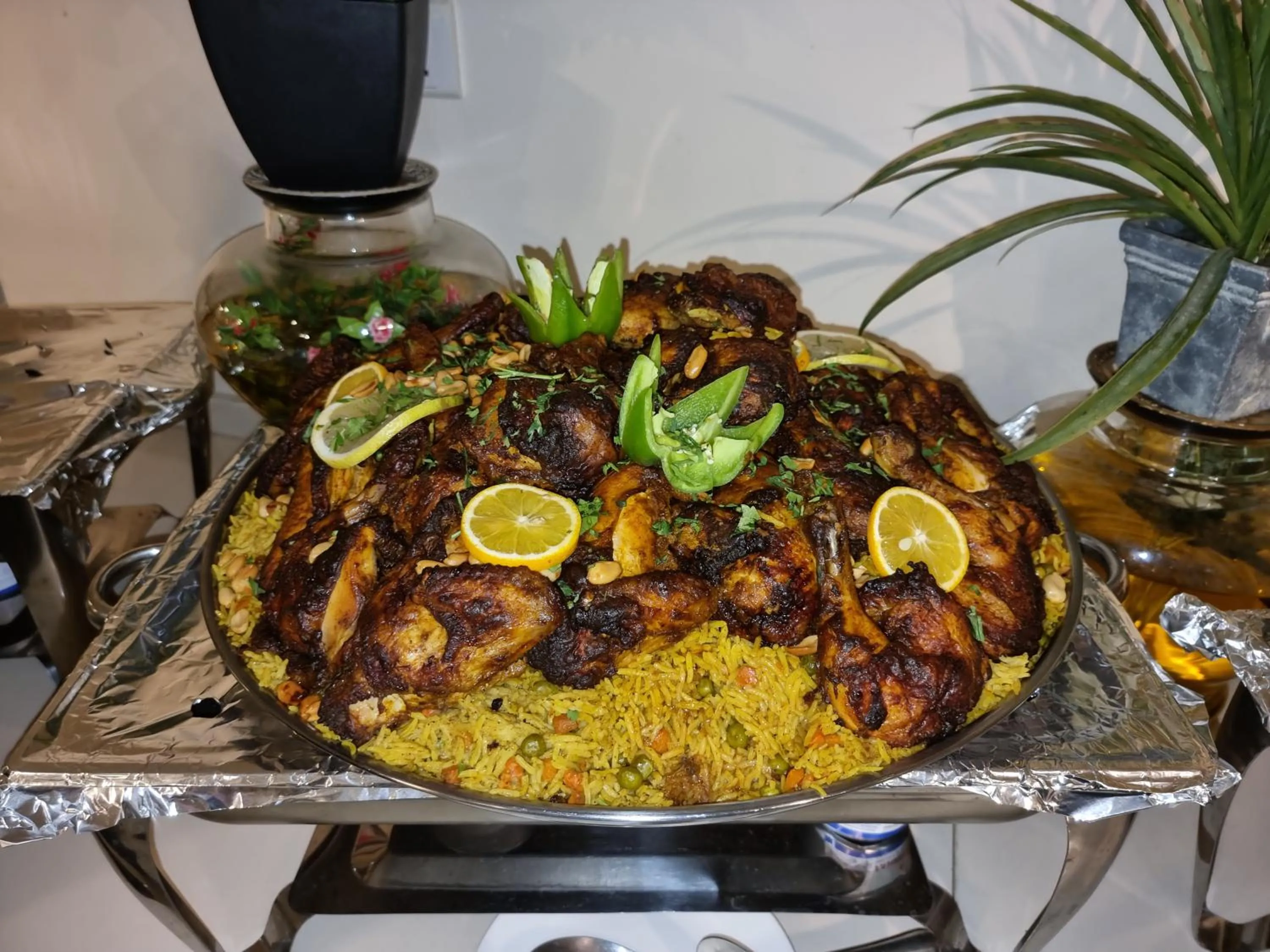 Restaurant/places to eat in City Tower Hotel