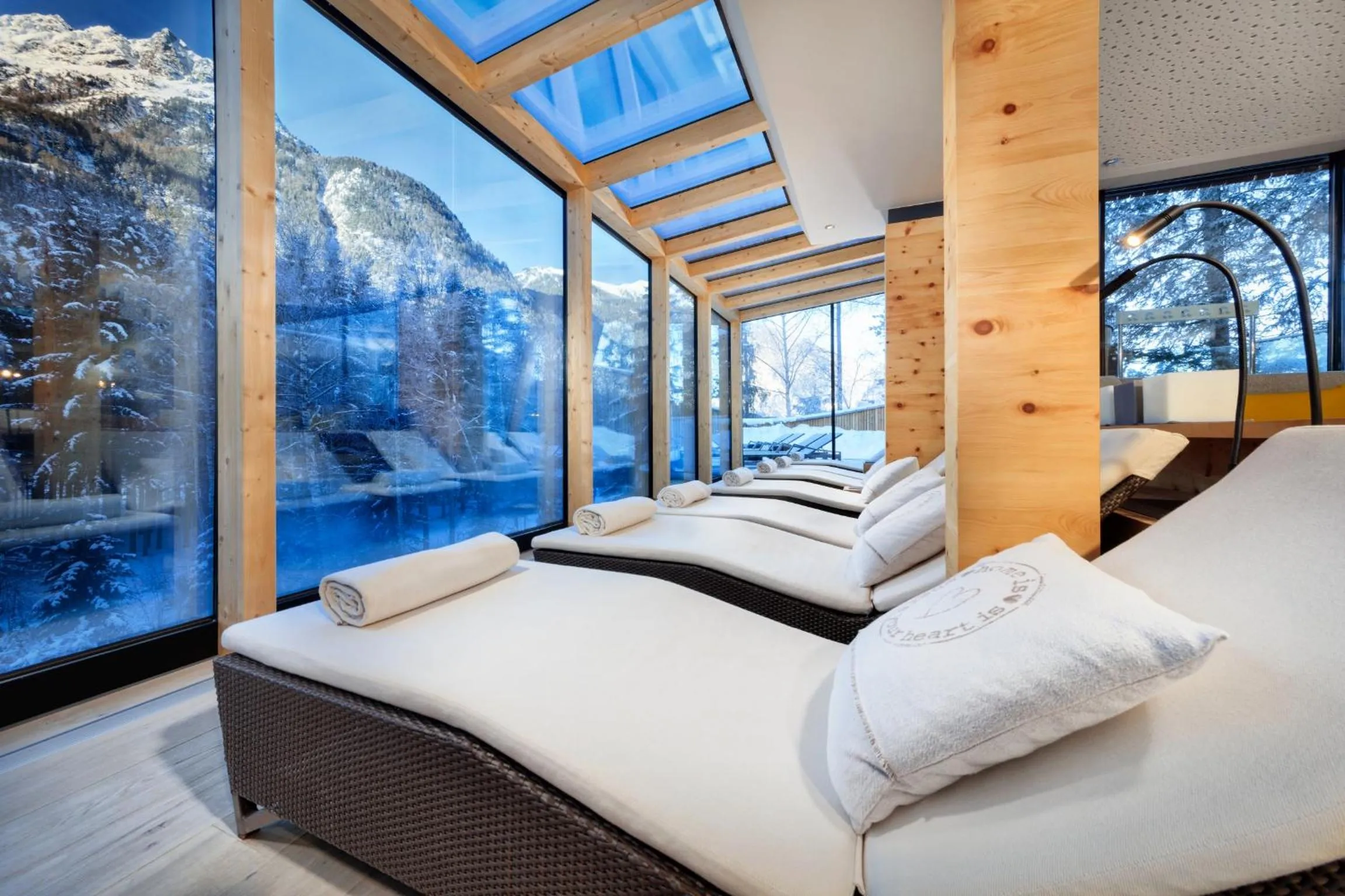 Winter, Bed in Naturhotel Waldklause