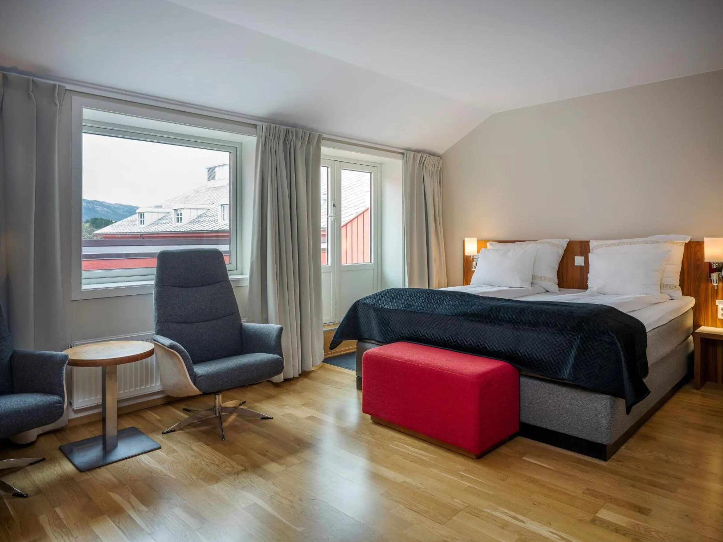 Balcony/Terrace, Bed in Quality Hotel Grand Kristiansund