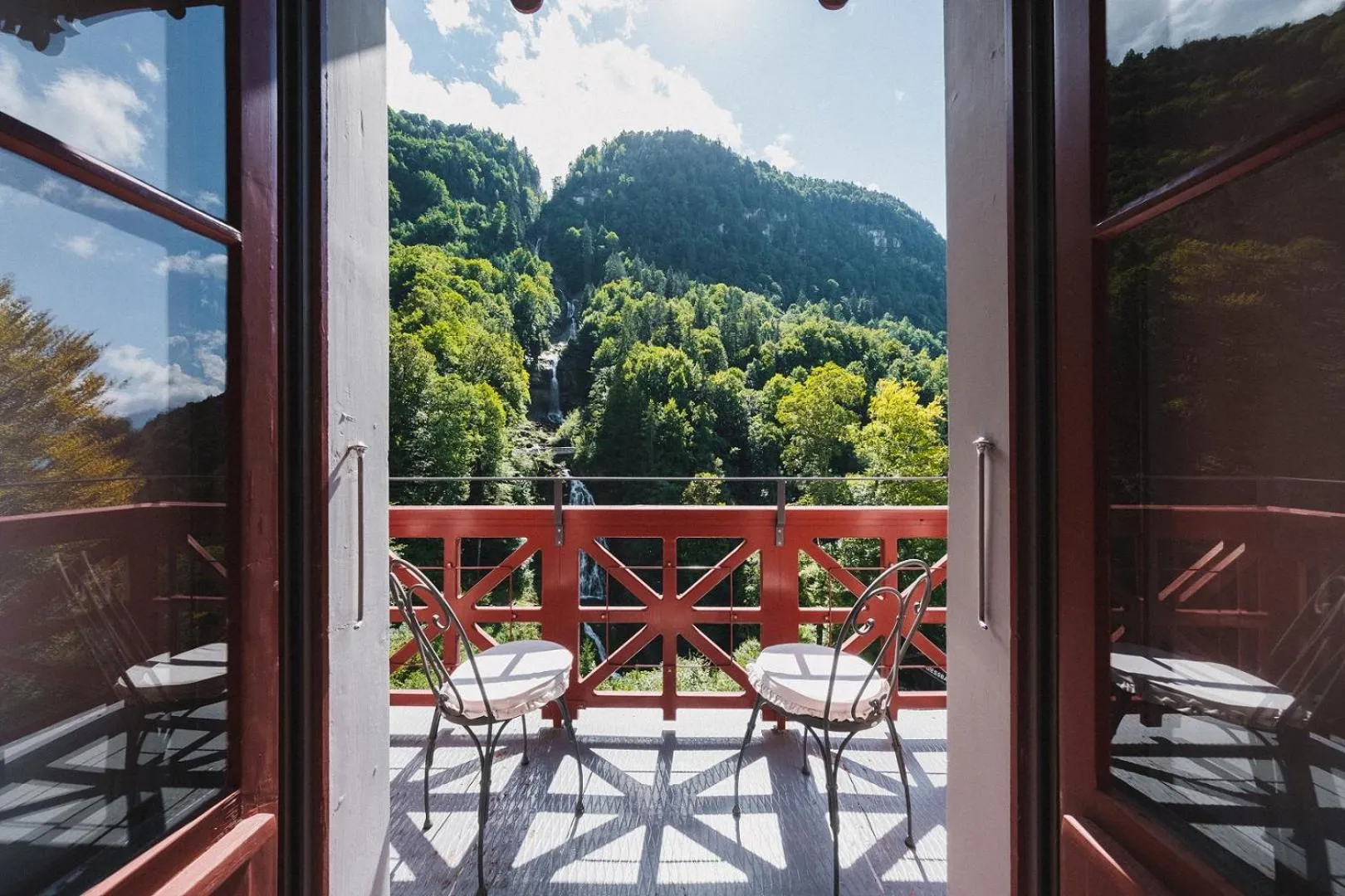 Spring in Grandhotel Giessbach