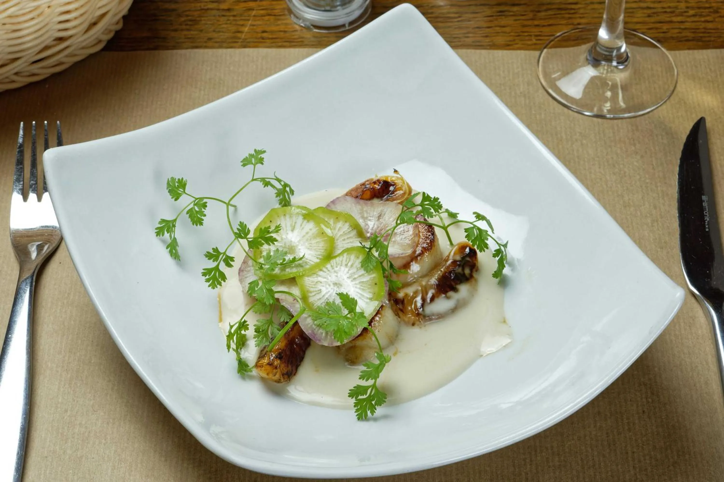 Food close-up in Contact Hôtel du Commerce et son restaurant Côte à Côte