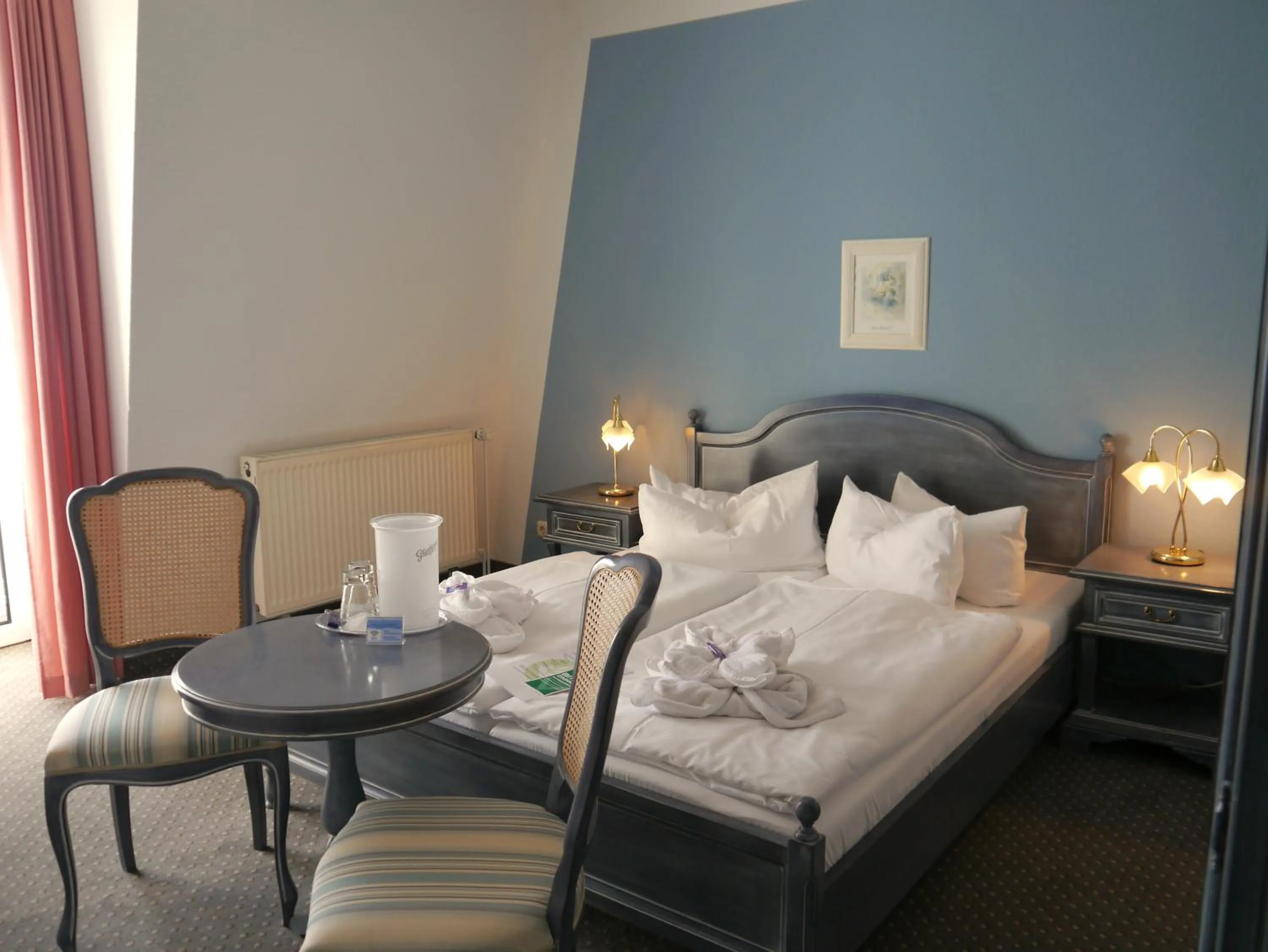 Photo of the whole room, Bed in Hotel Esplanade Garni