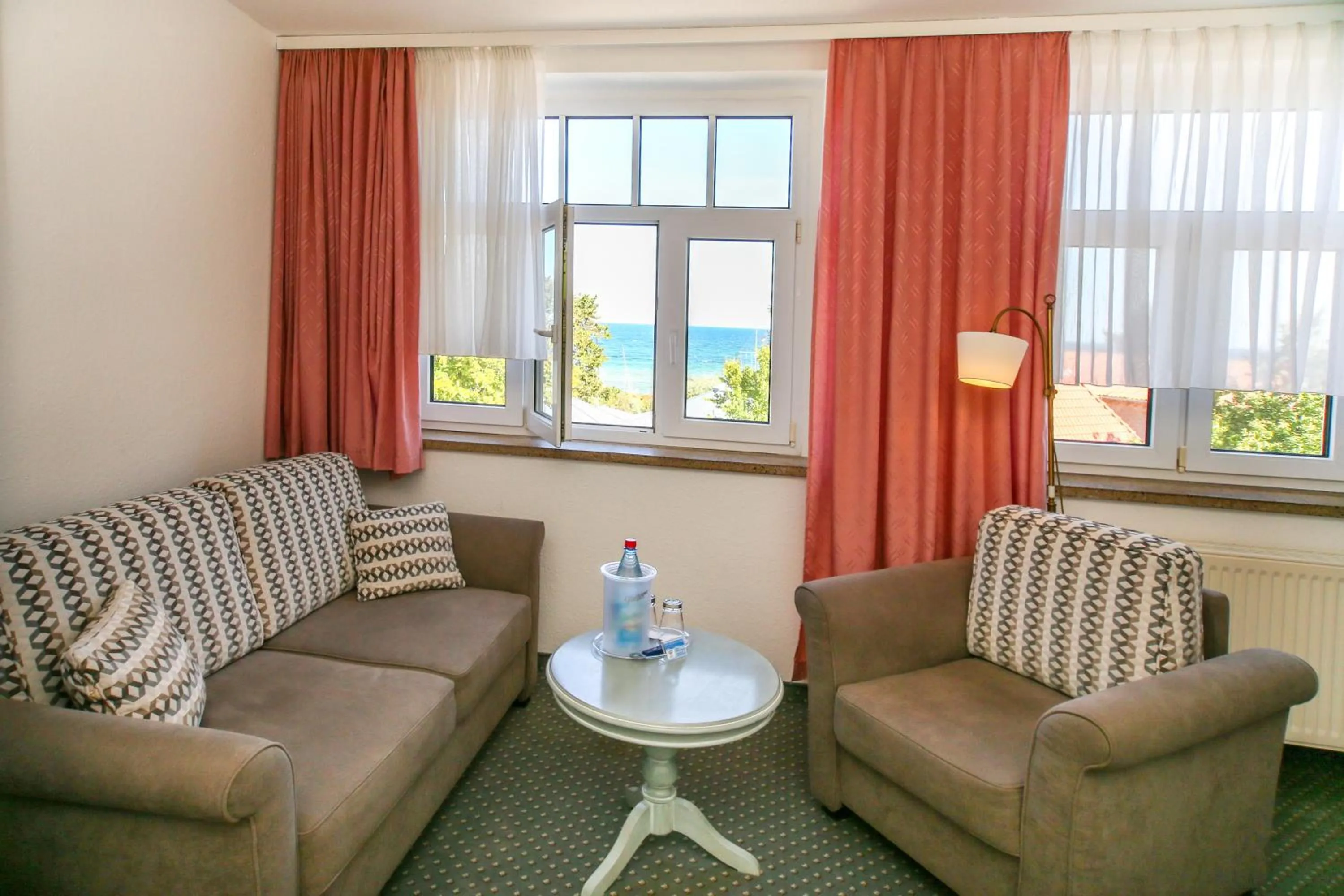 Photo of the whole room in Hotel Esplanade Garni