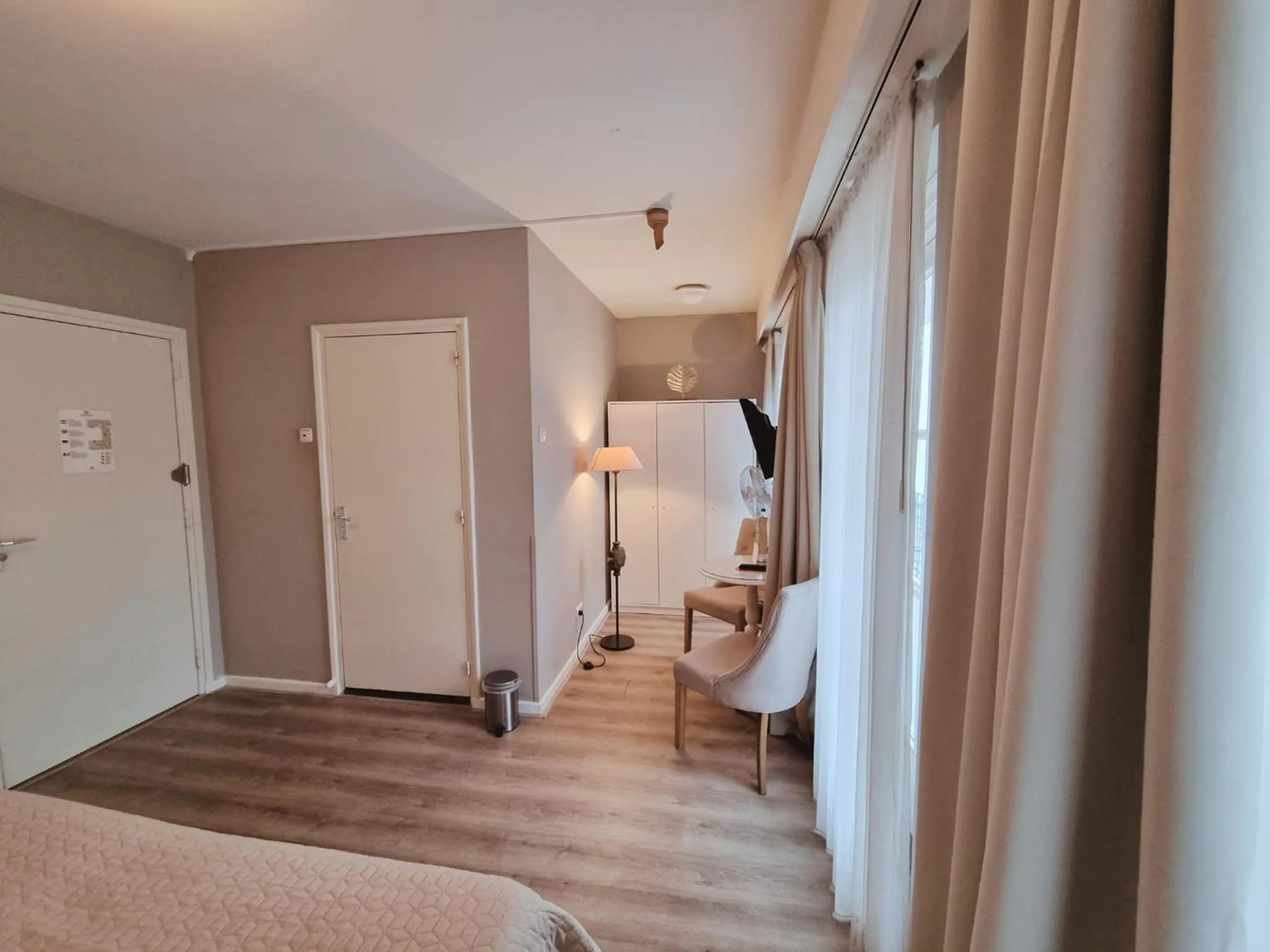 Seating area, Bed in Hotel Brull