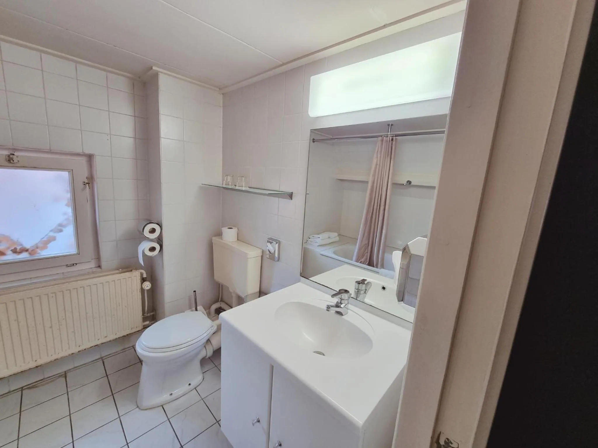 Toilet in Hotel Brull