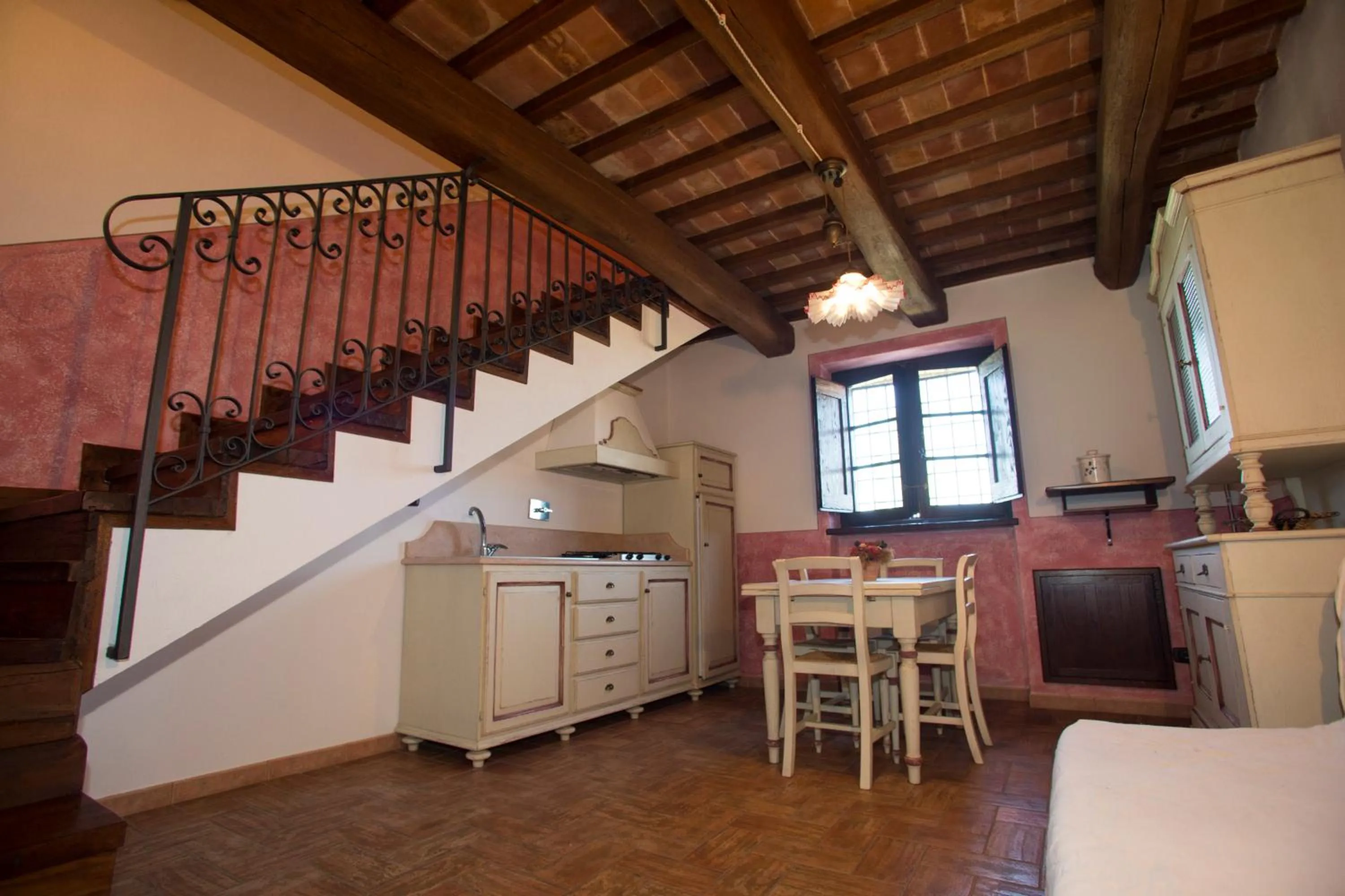 Kitchen or kitchenette in Terre Del Cantico Country House