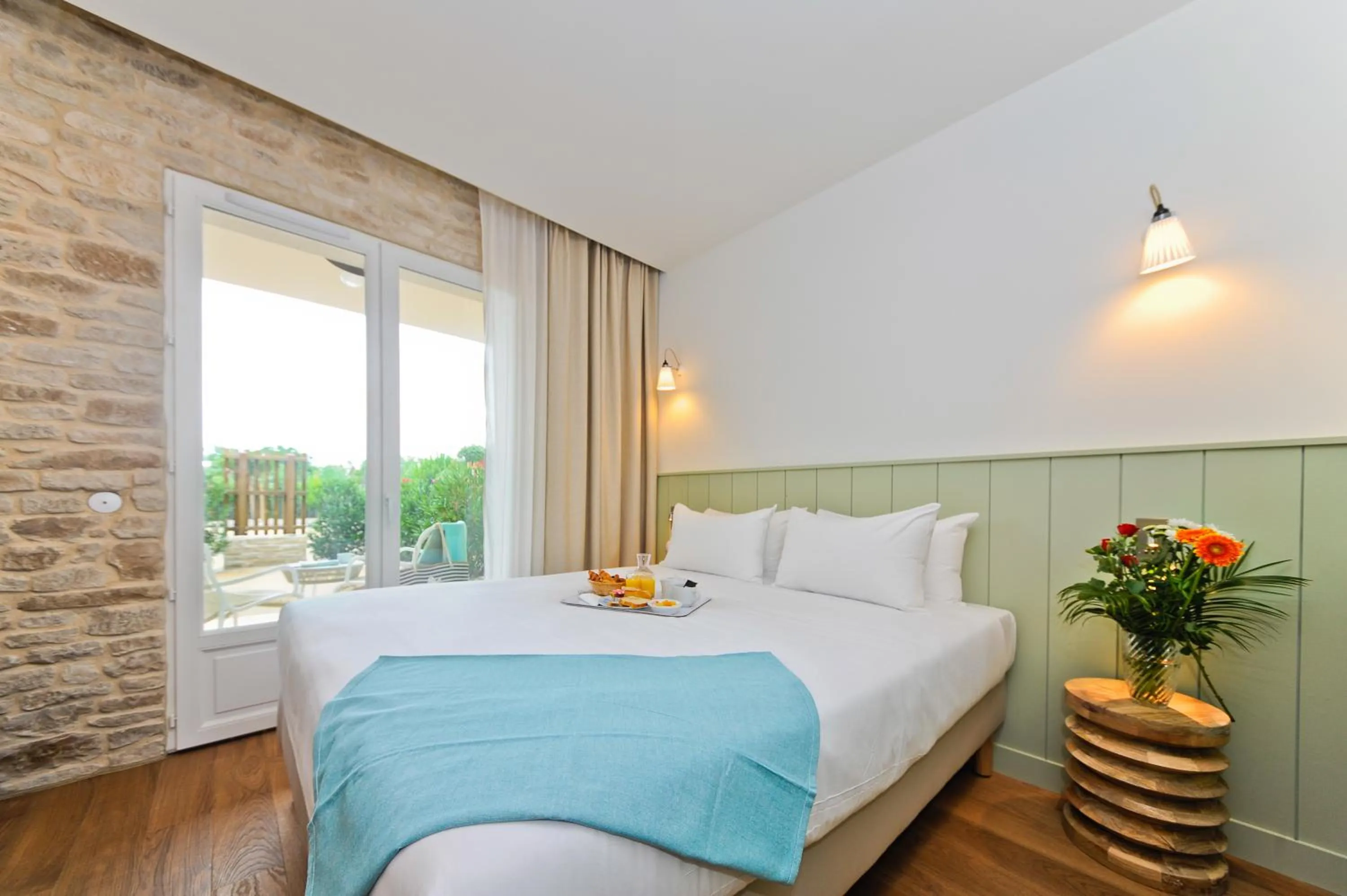 Photo of the whole room, Bed in Hôtel Les Grenettes