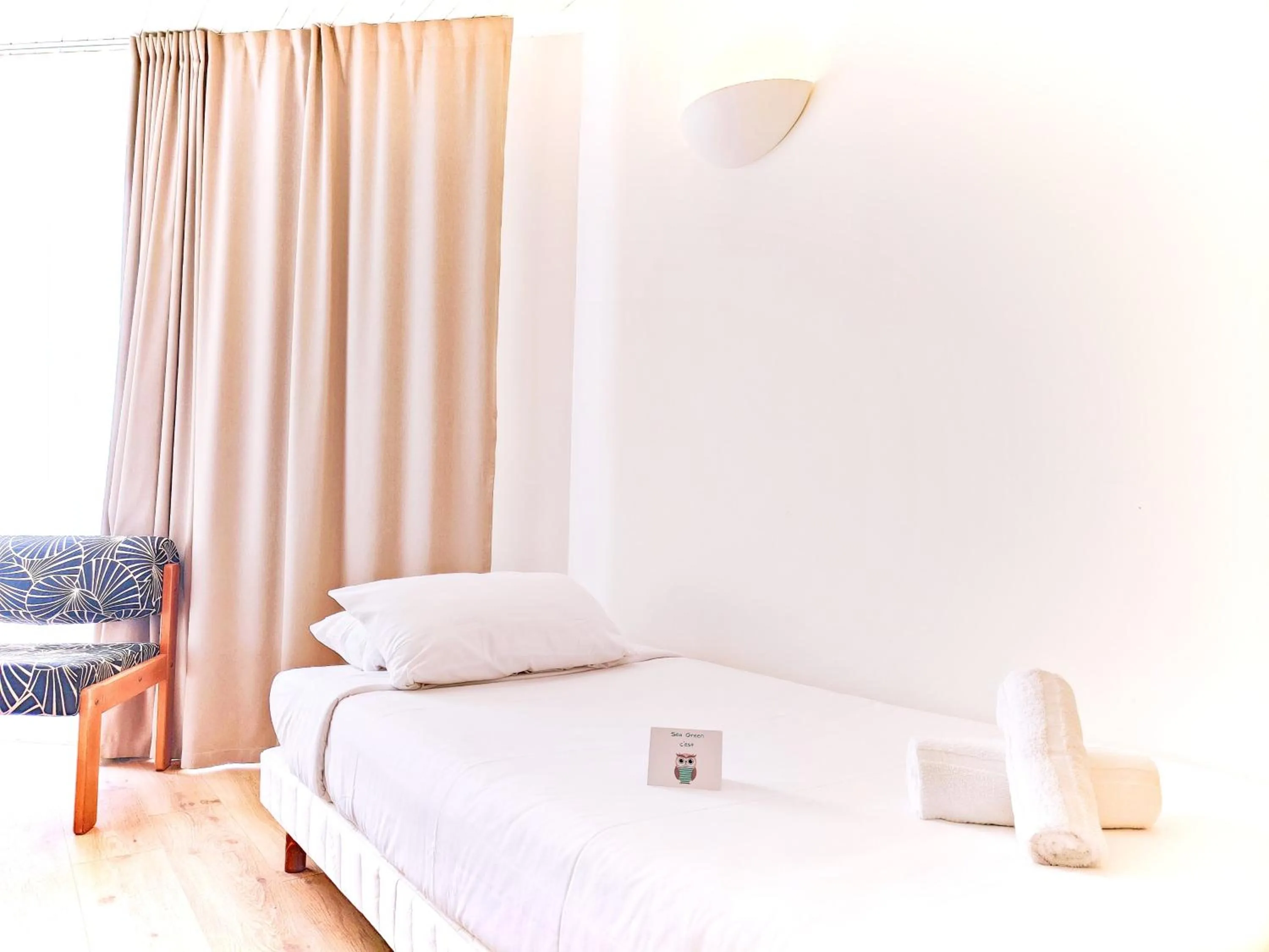 Bedroom, Bed in Hôtel Les Grenettes