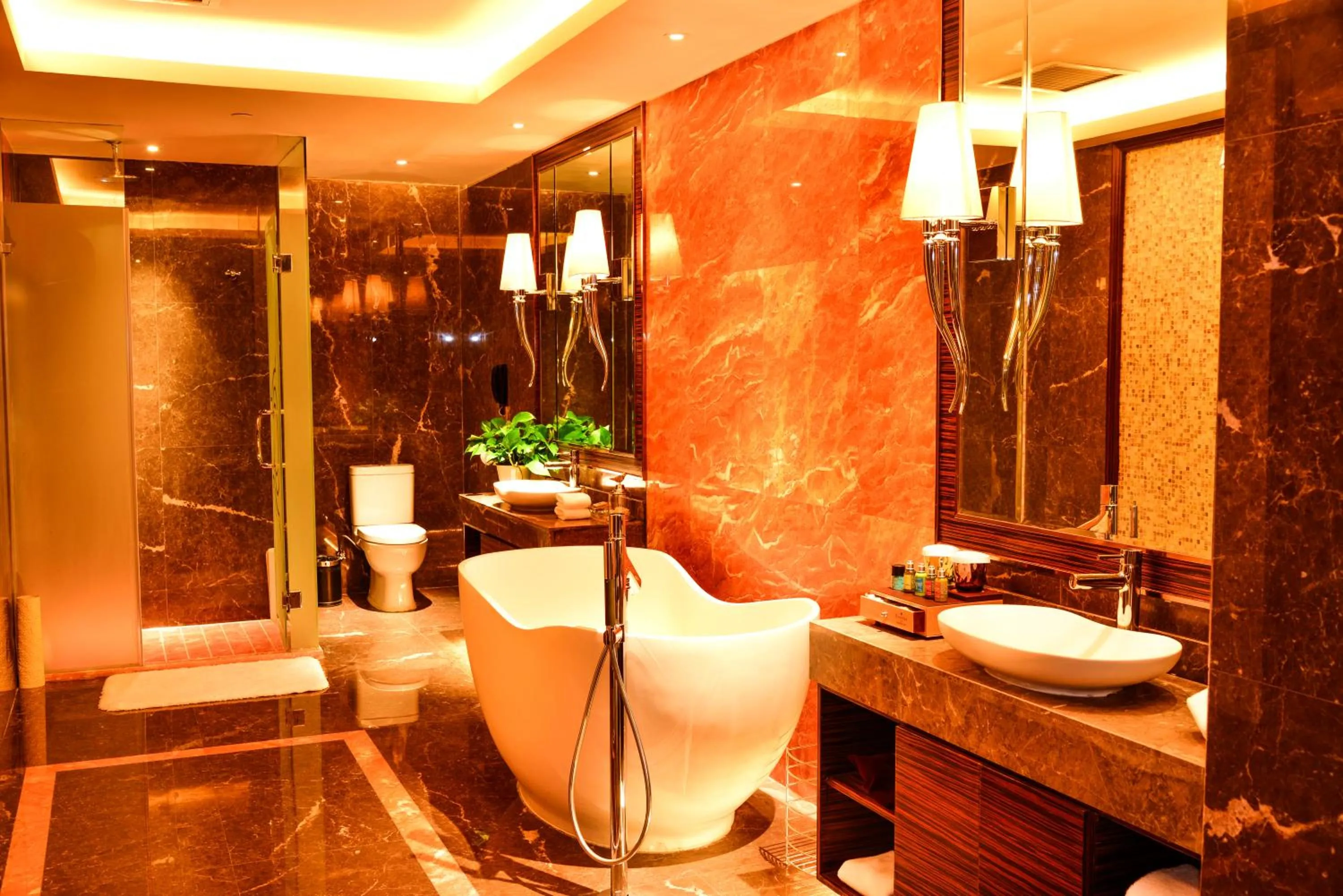 Bathroom in Ramada Heze