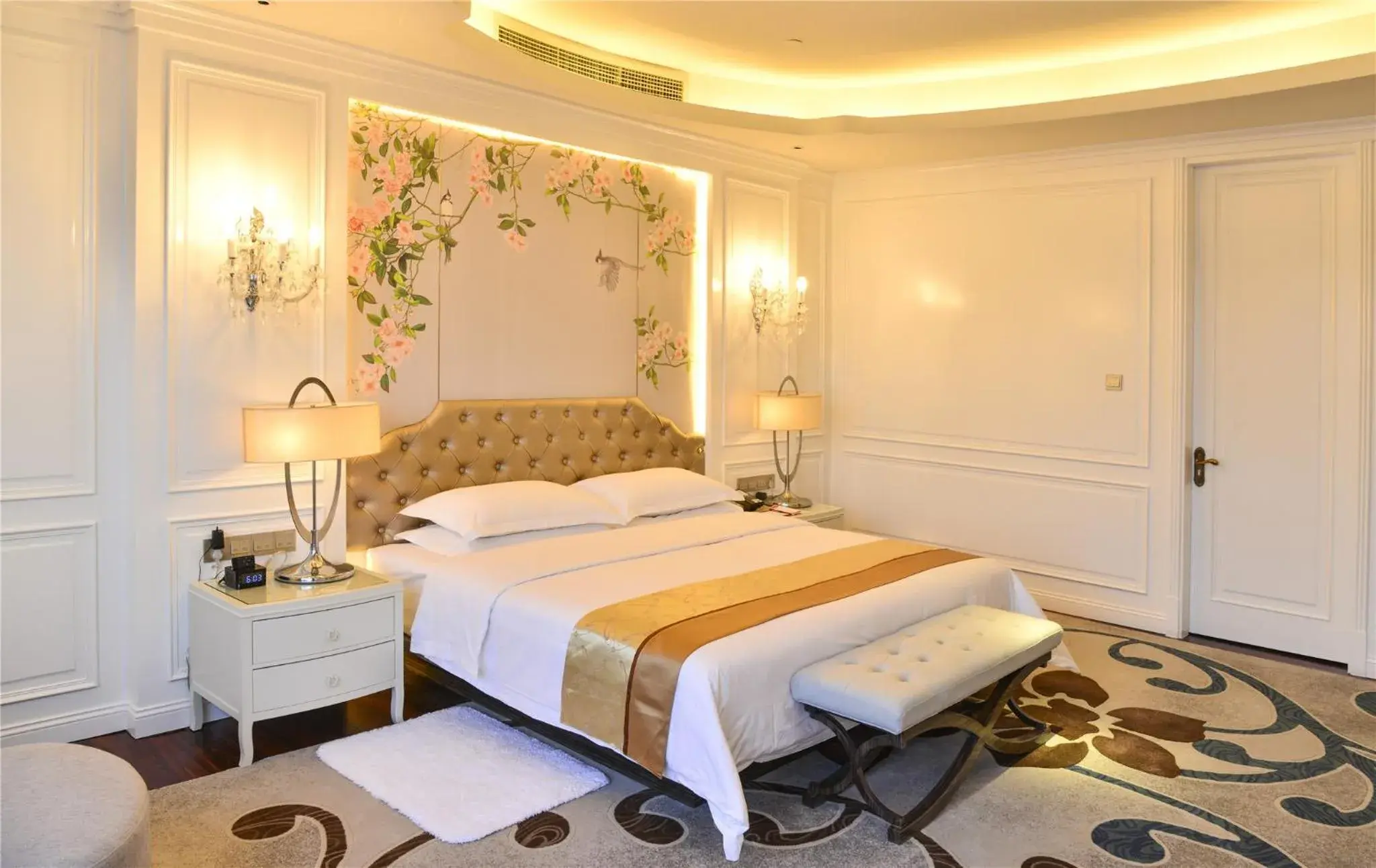 Presidential King Suite - Smoking in Ramada Heze Presidential King Suite - Smoking in Ramada Heze