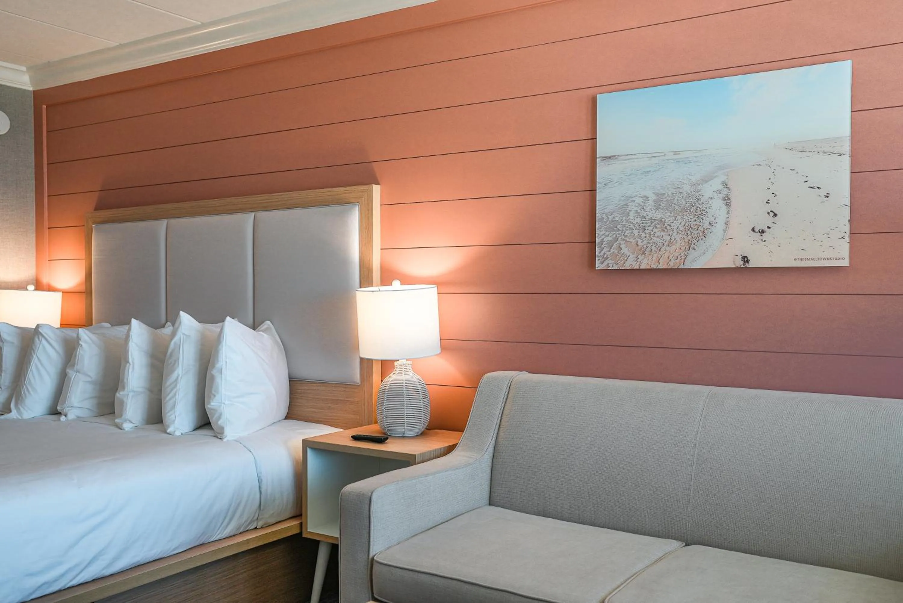 Bedroom, Bed in Spray Beach Hotel