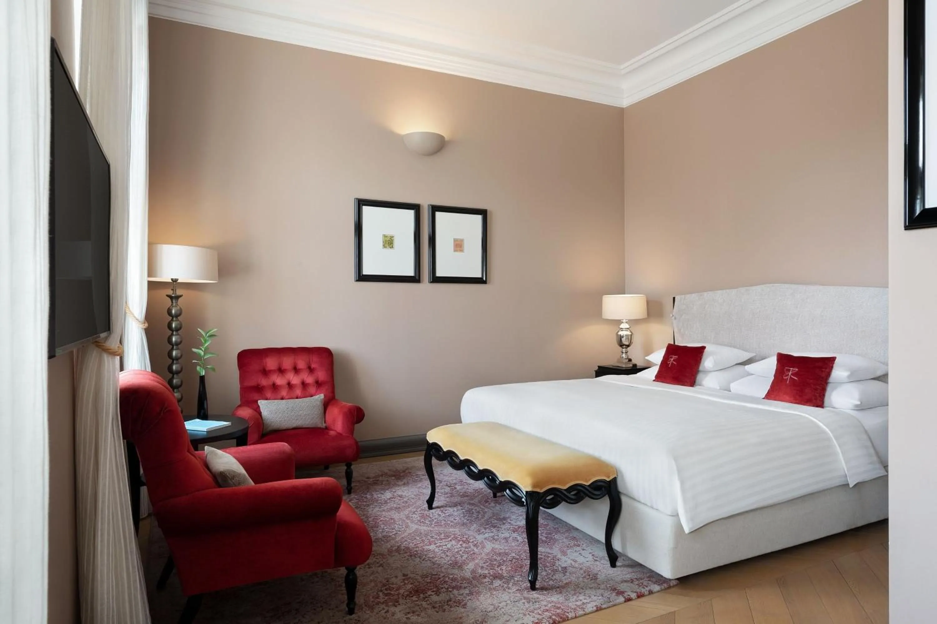 Bedroom, Bed in Hotel Telegraaf, Autograph Collection