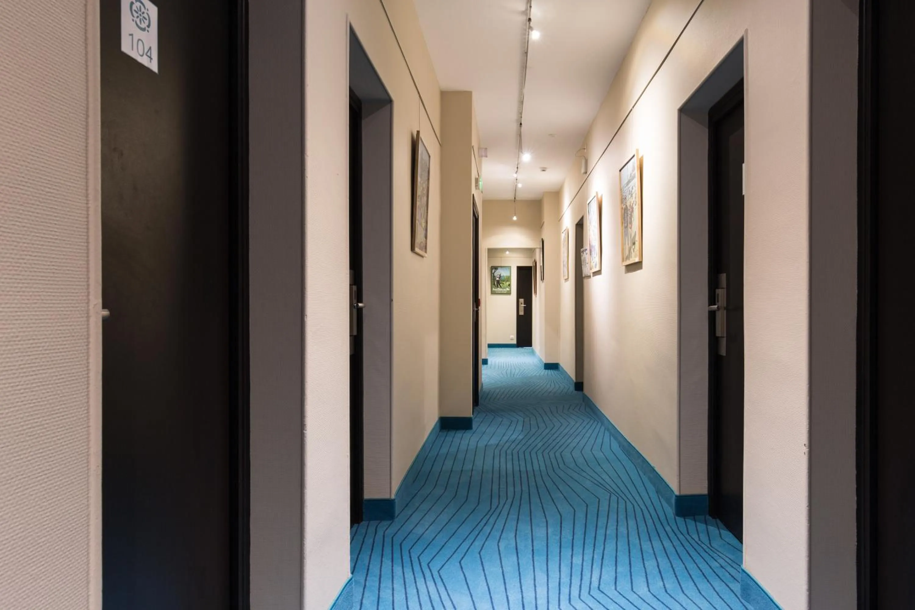 Lobby or reception in The Originals Boutique Hôtel La Villa Ouest & Spa