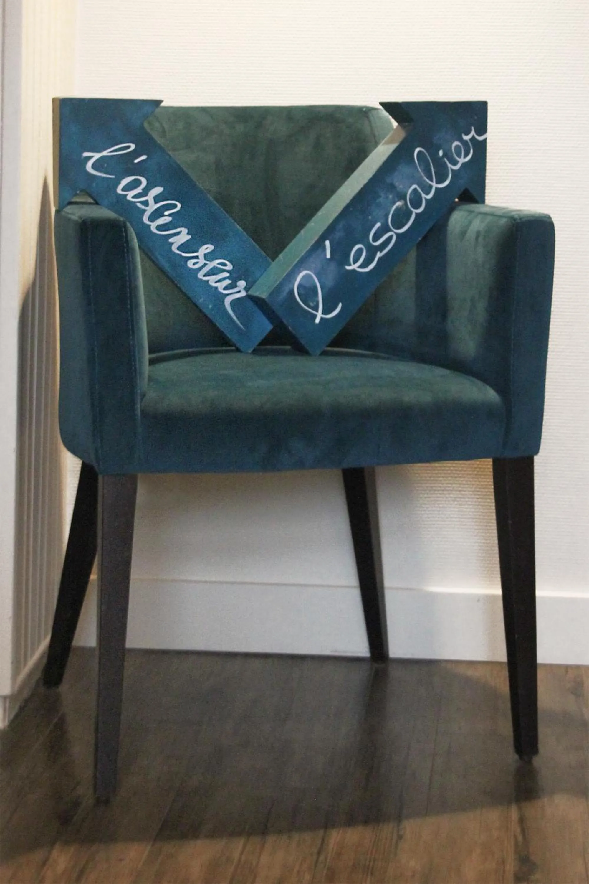 Decorative detail in The Originals Boutique Hôtel La Villa Ouest & Spa