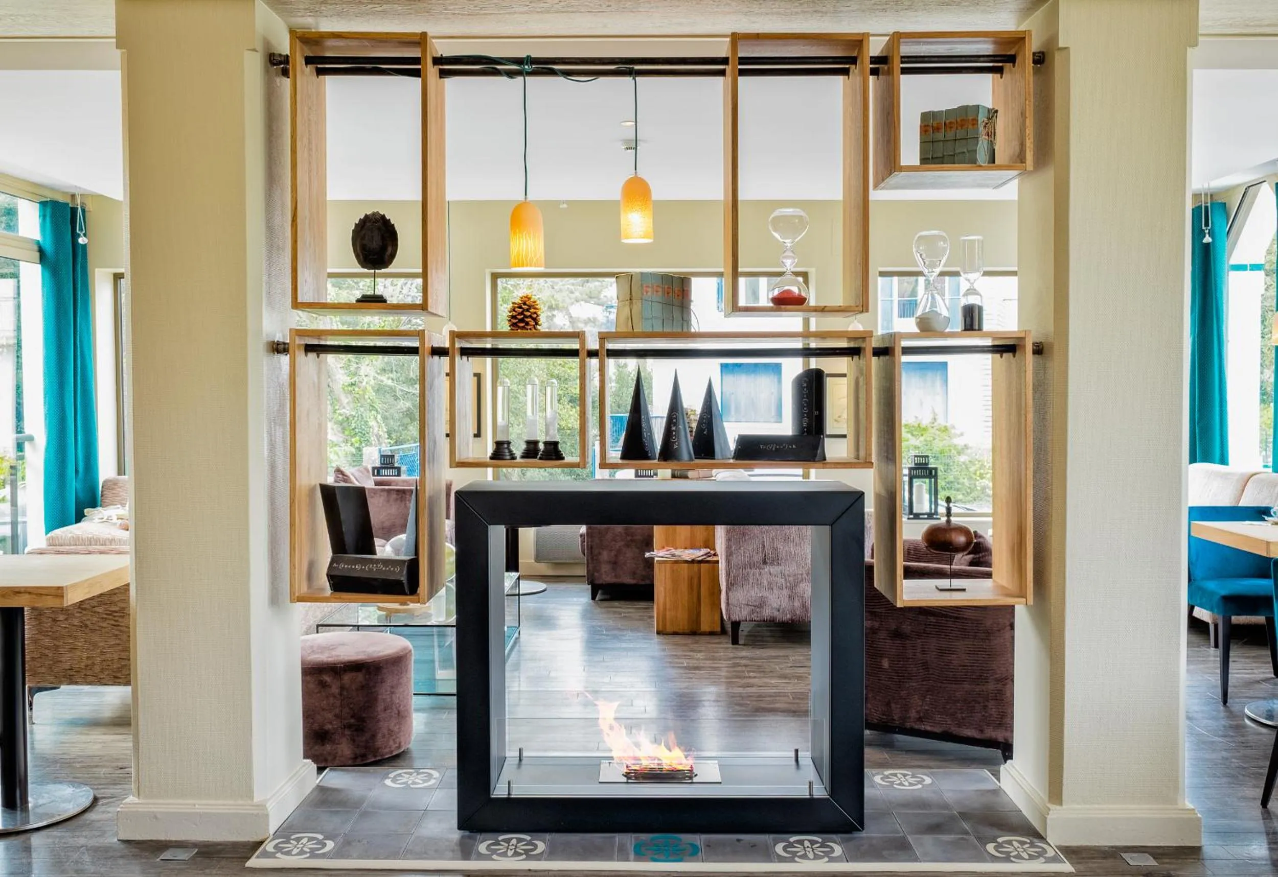 Library in The Originals Boutique Hôtel La Villa Ouest & Spa