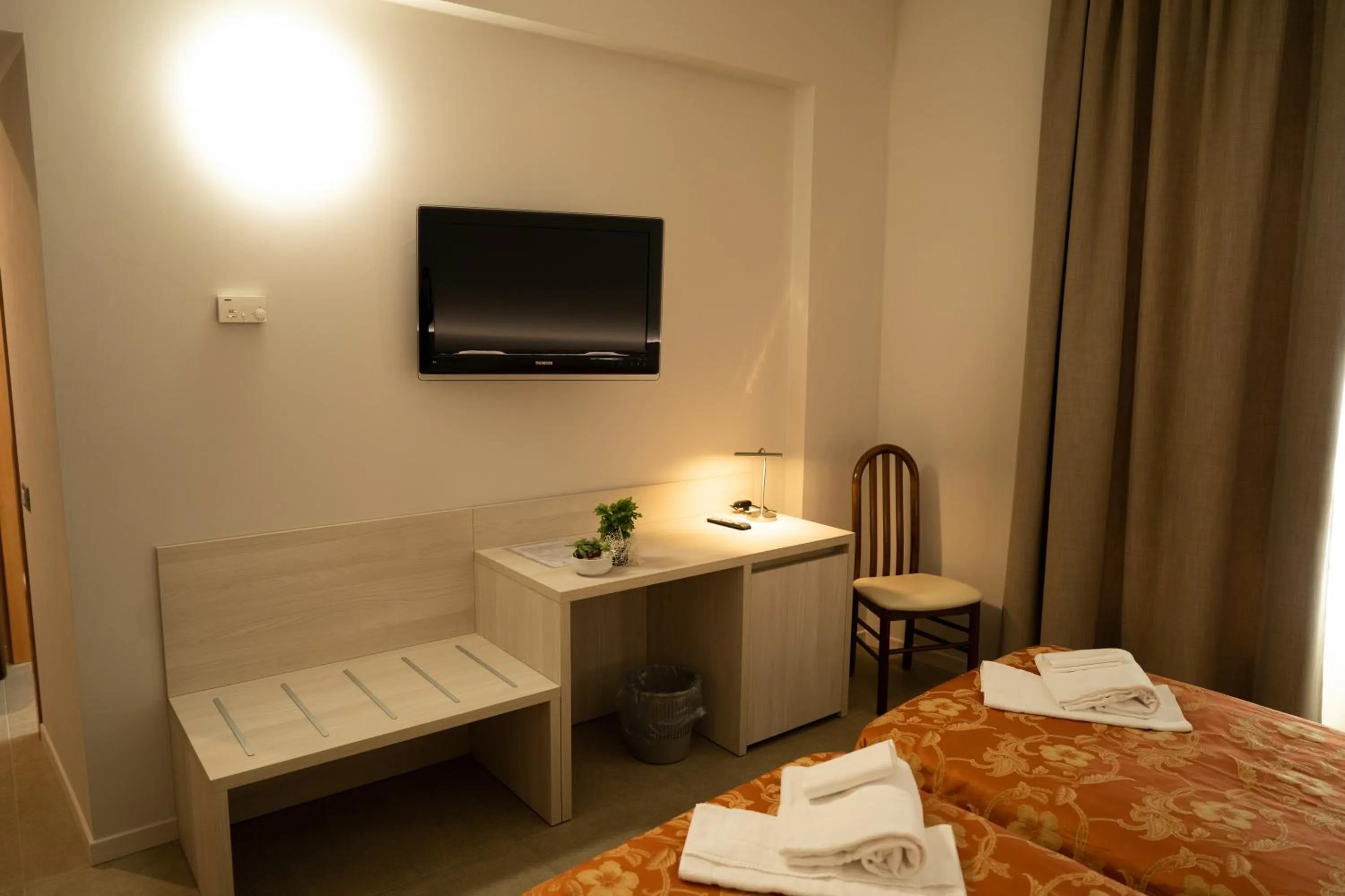 TV and multimedia, Bed in Hotel Europa