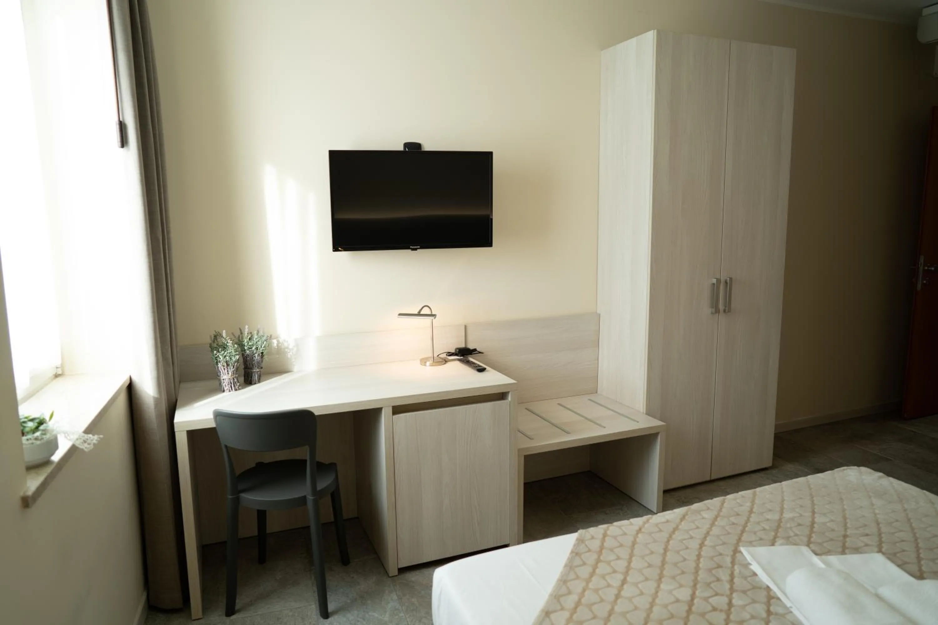 TV and multimedia, Bed in Hotel Europa