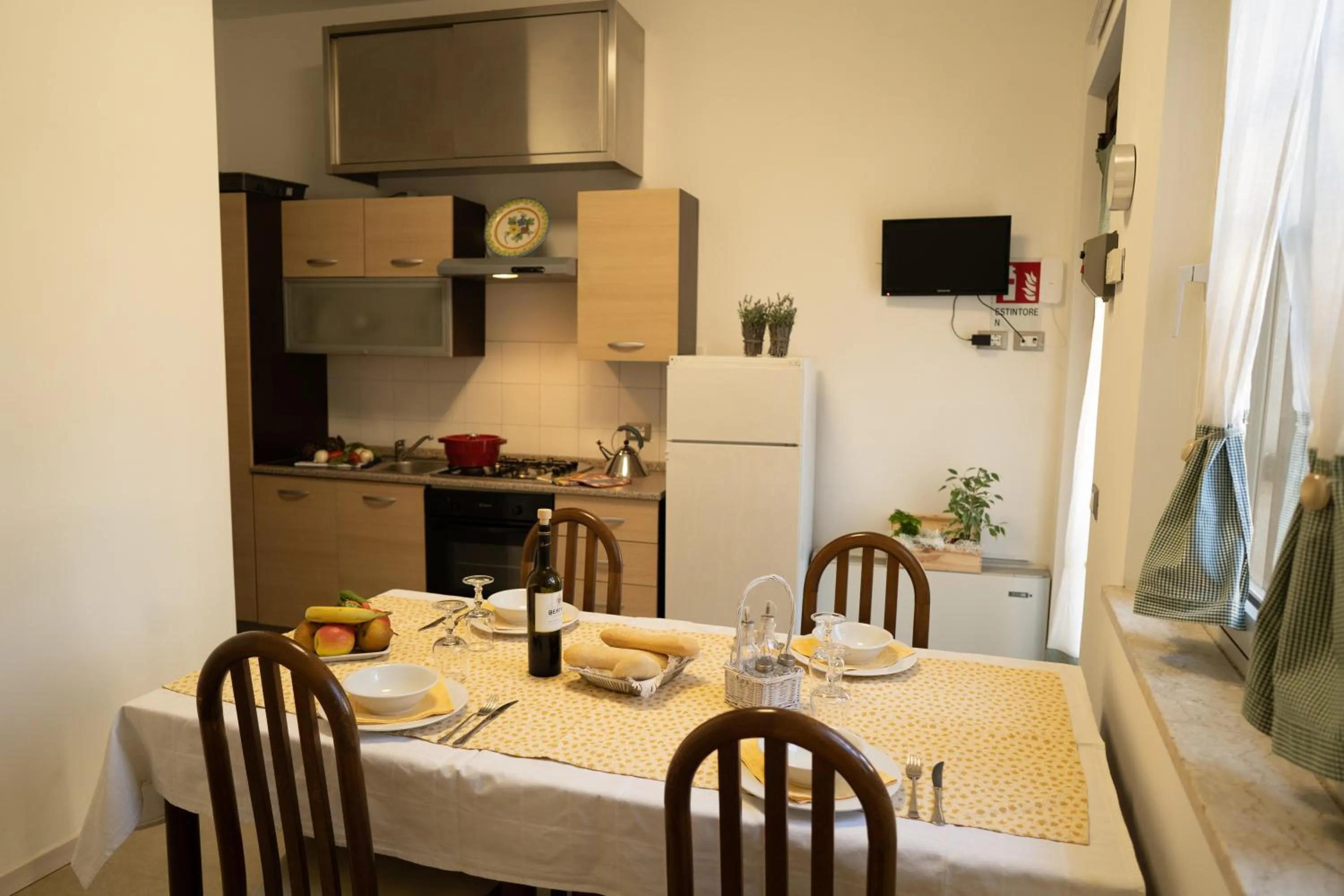 Restaurant/places to eat in Hotel Europa