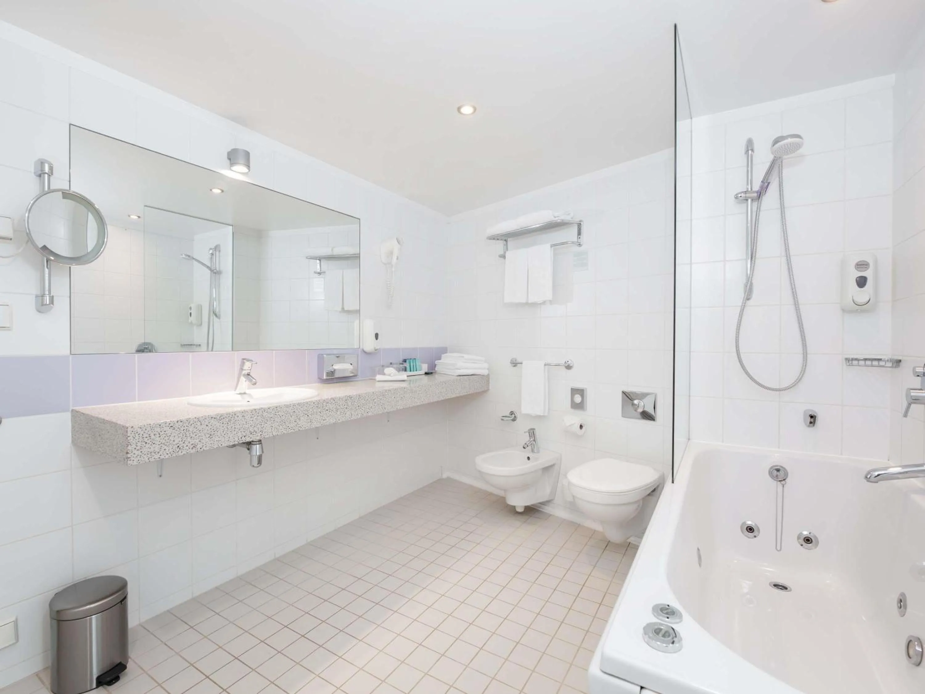 Bedroom in ibis Styles Tallinn