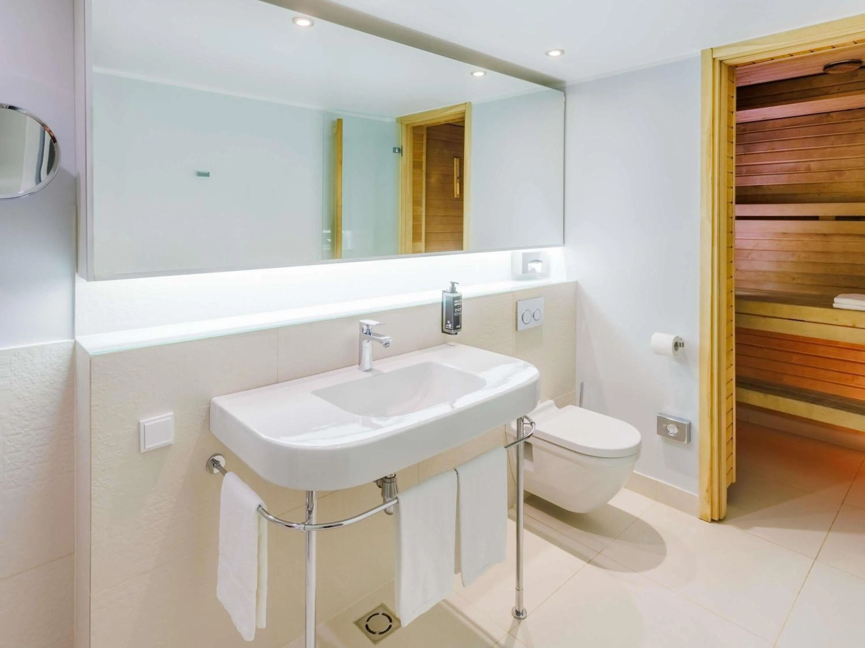 Bedroom in ibis Styles Tallinn