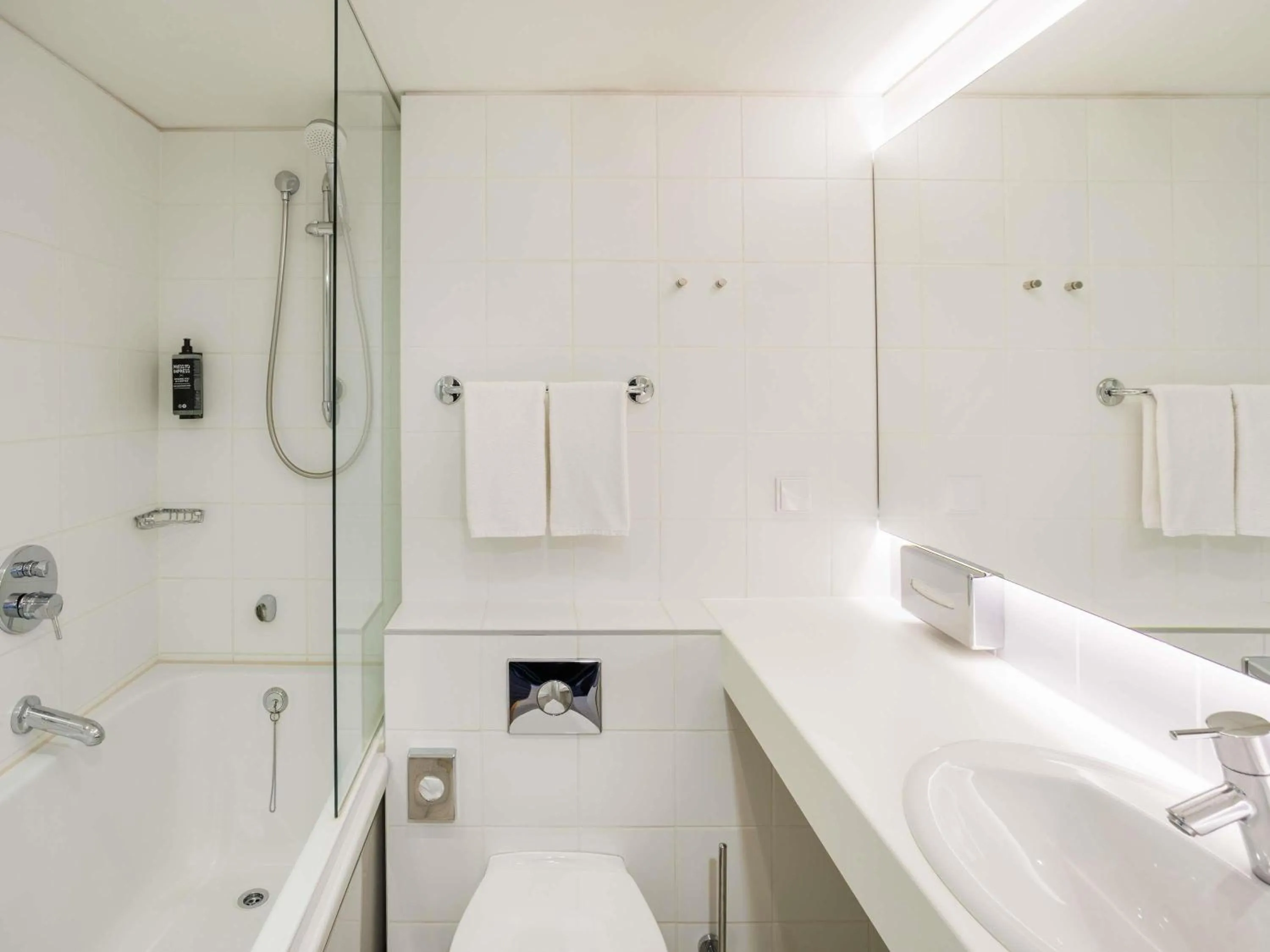 Bedroom in ibis Styles Tallinn