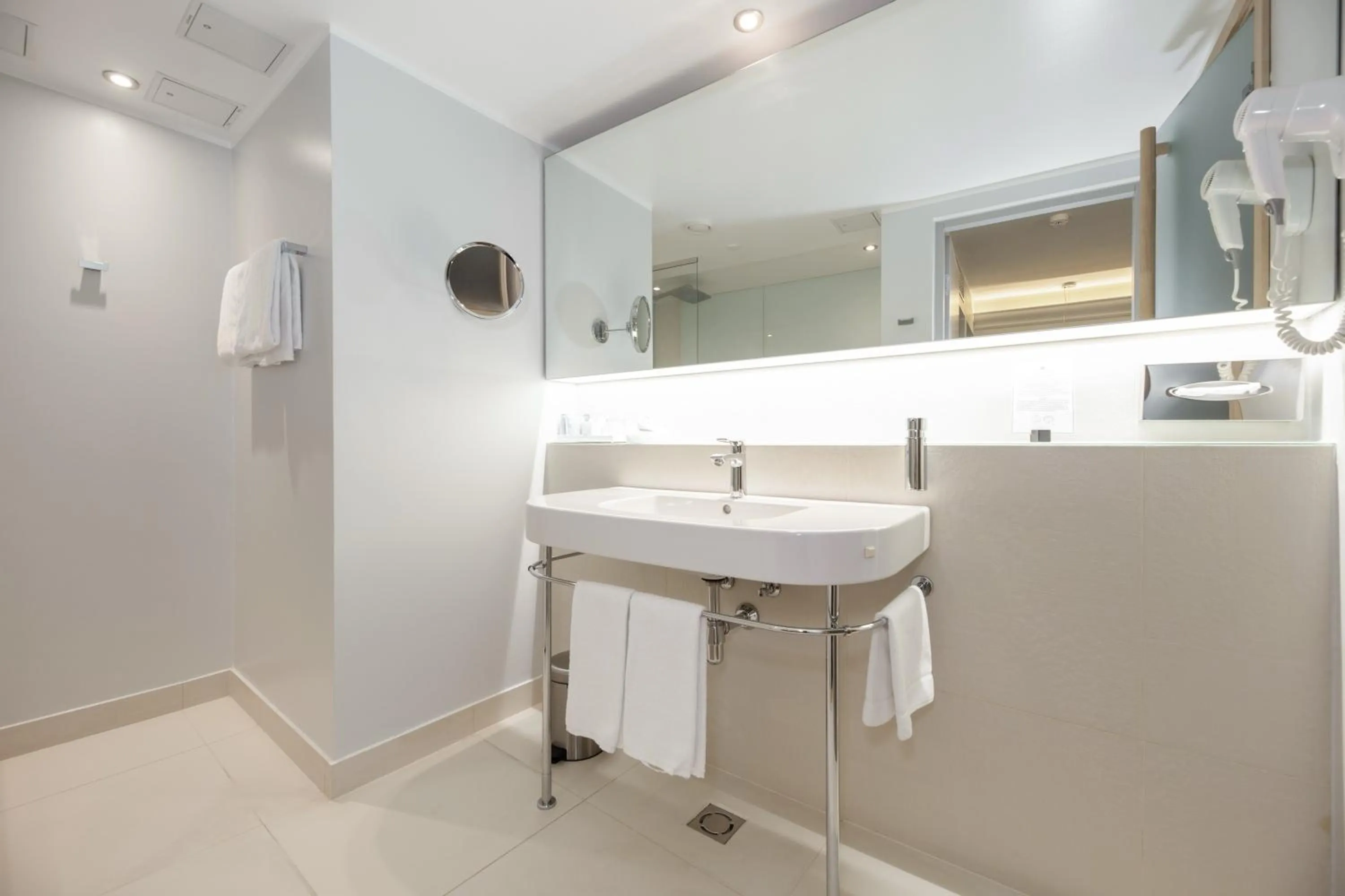 Bathroom in ibis Styles Tallinn