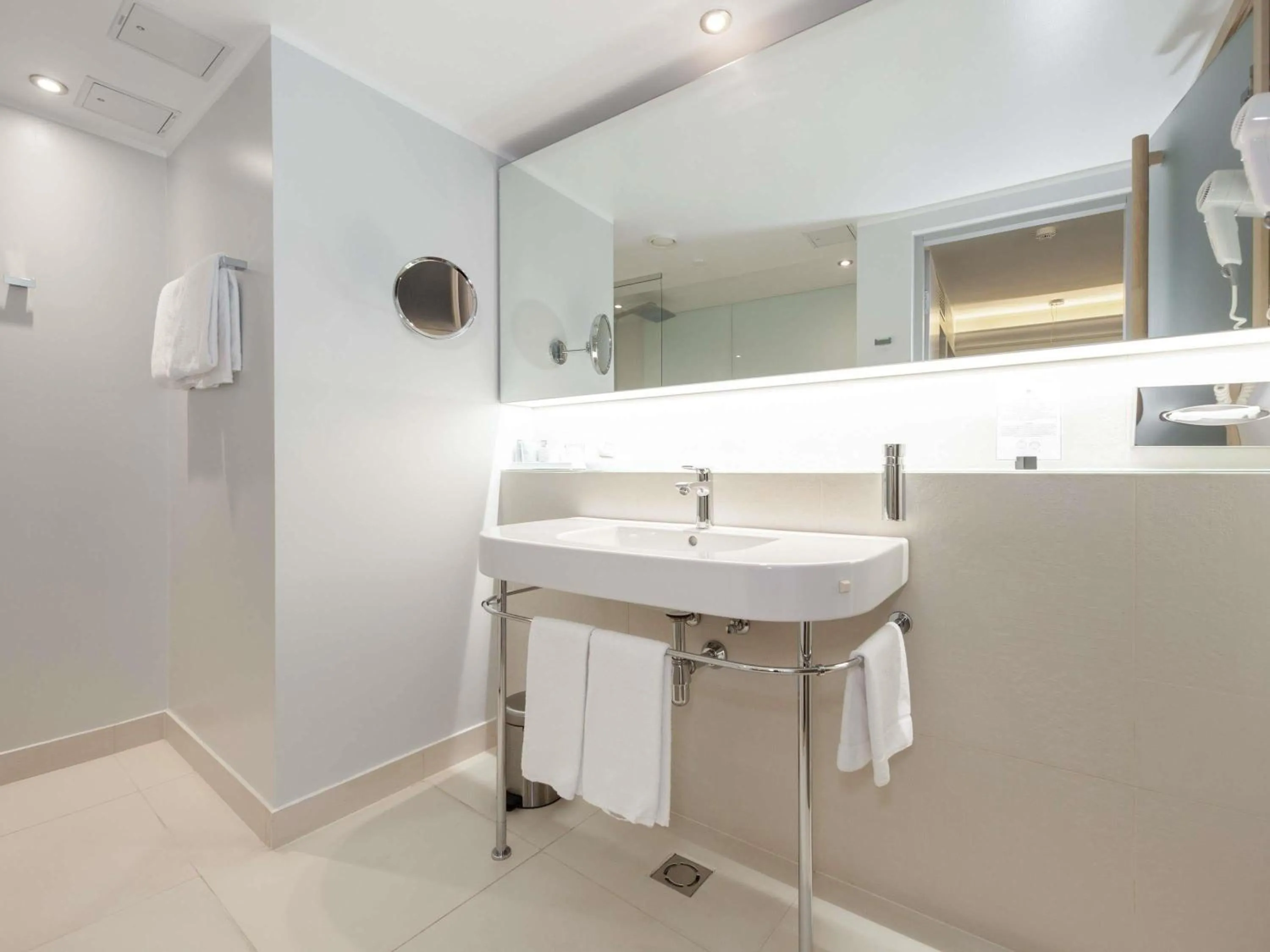 Bedroom in ibis Styles Tallinn