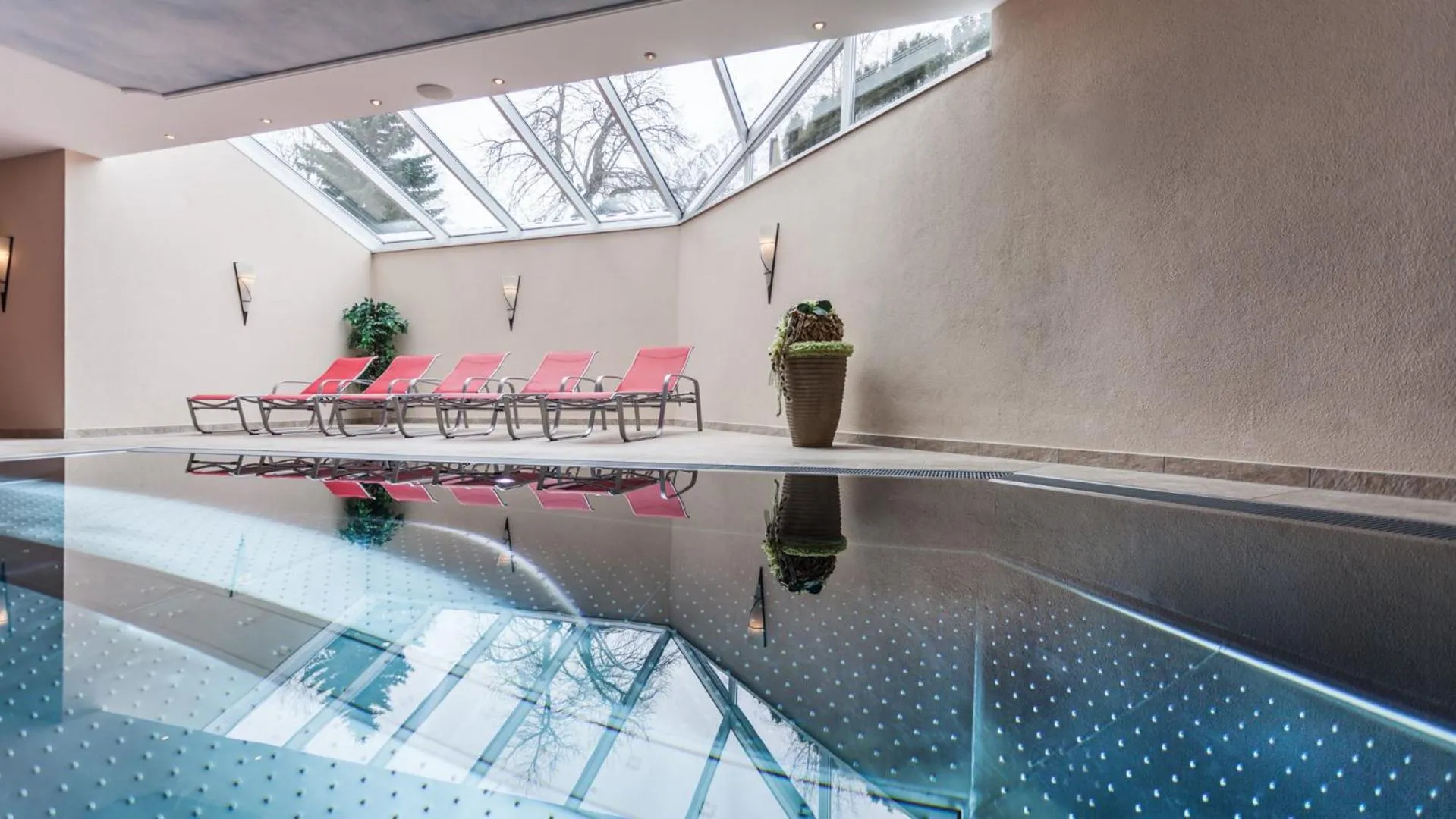 Swimming pool in Panorama Appartements