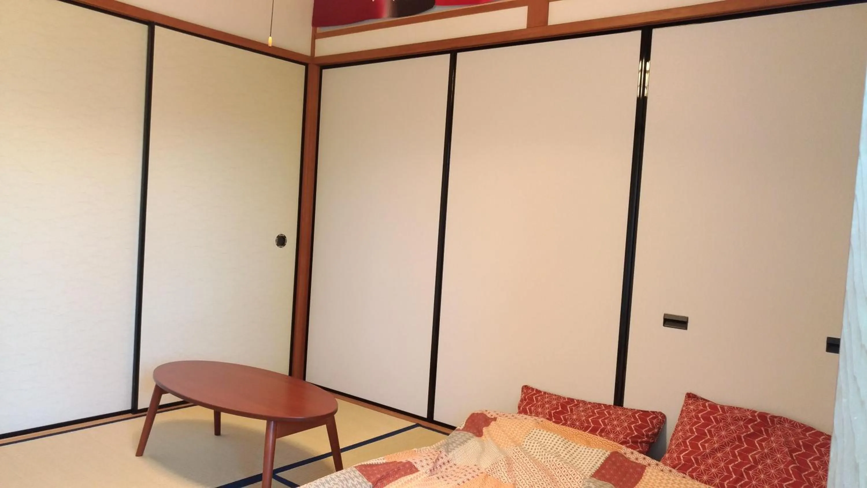 Photo of the whole room in Kinkaku
