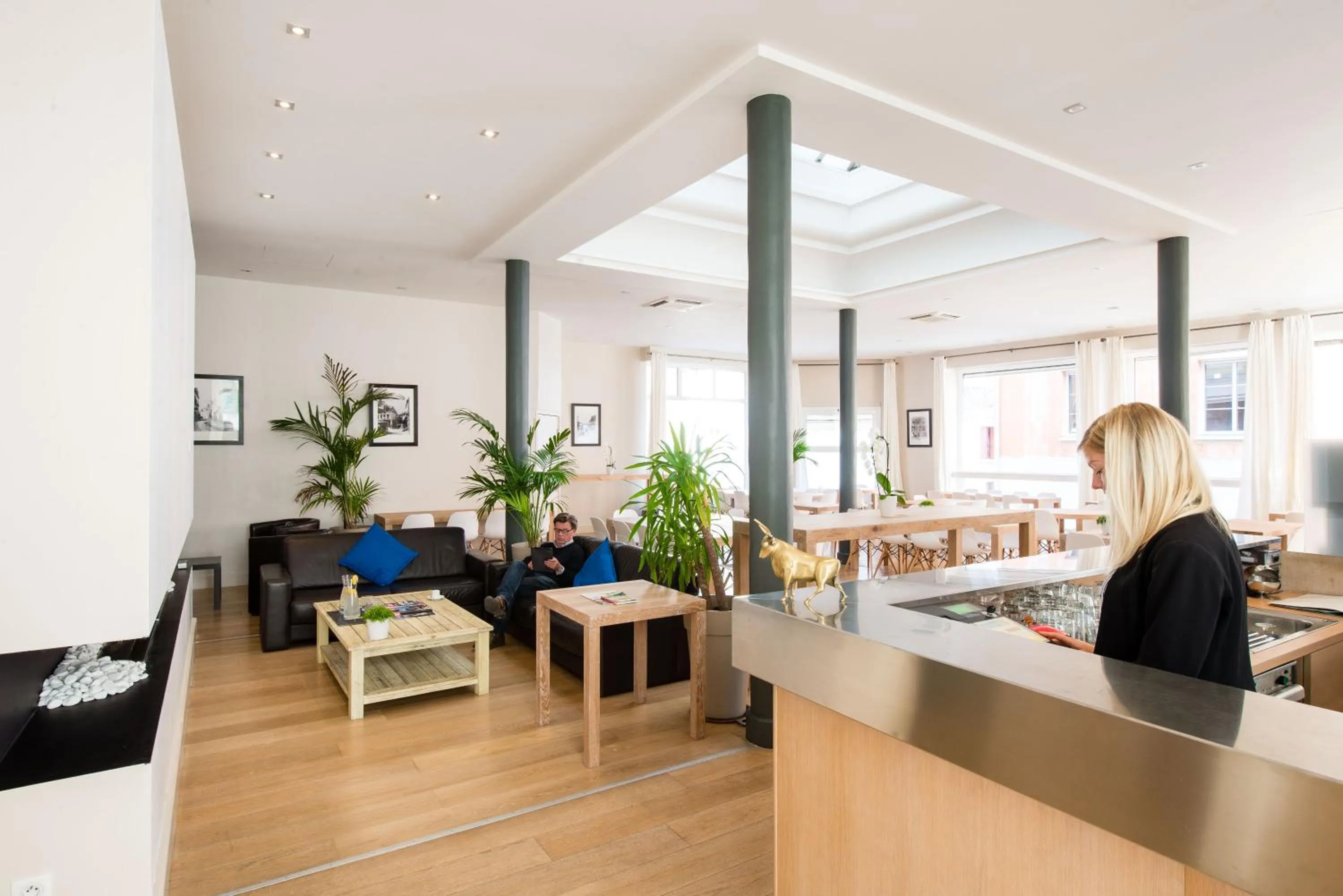 Lounge or bar in Hôtel Atrium