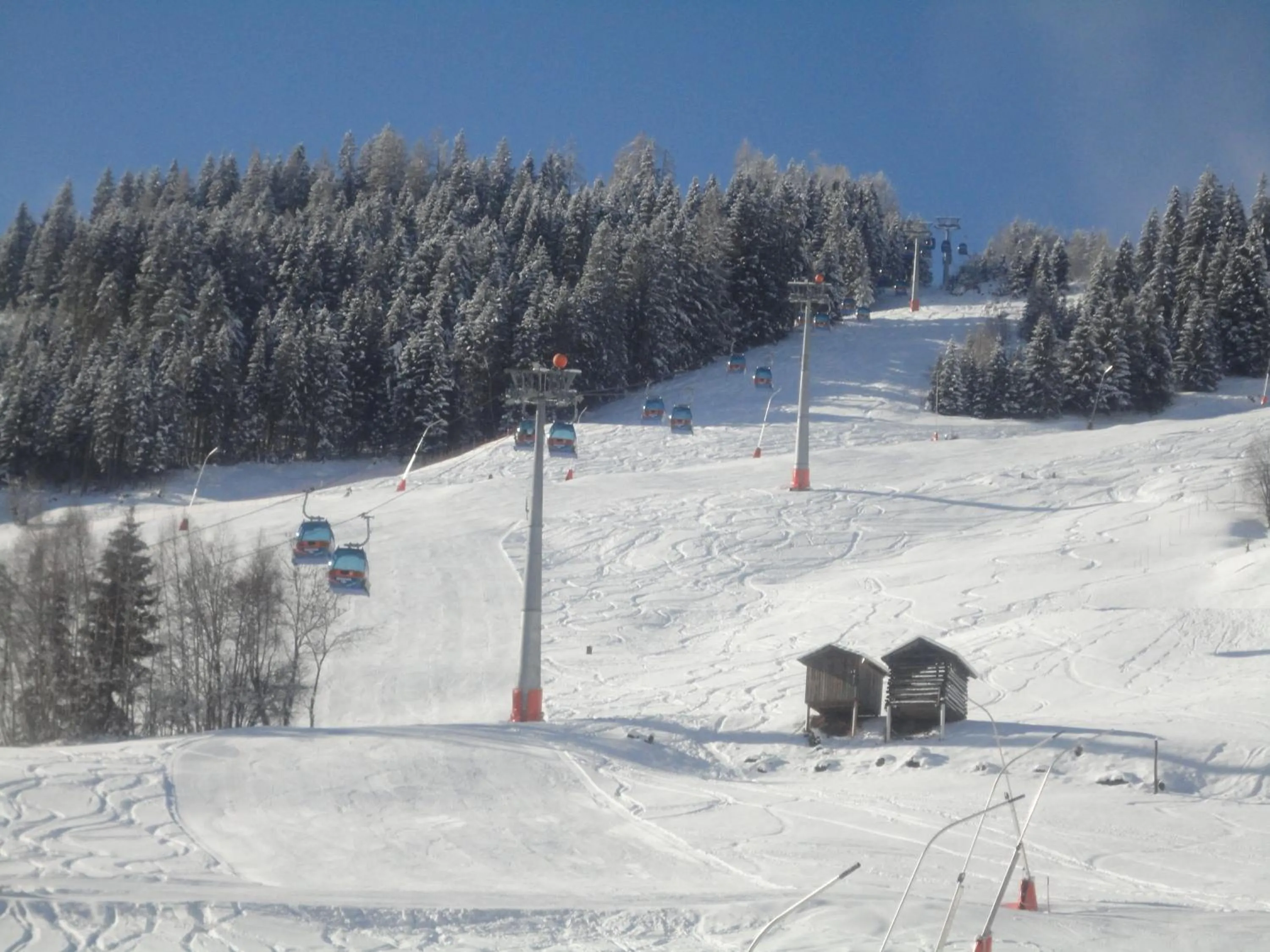 Skiing in Hotel Roslehen