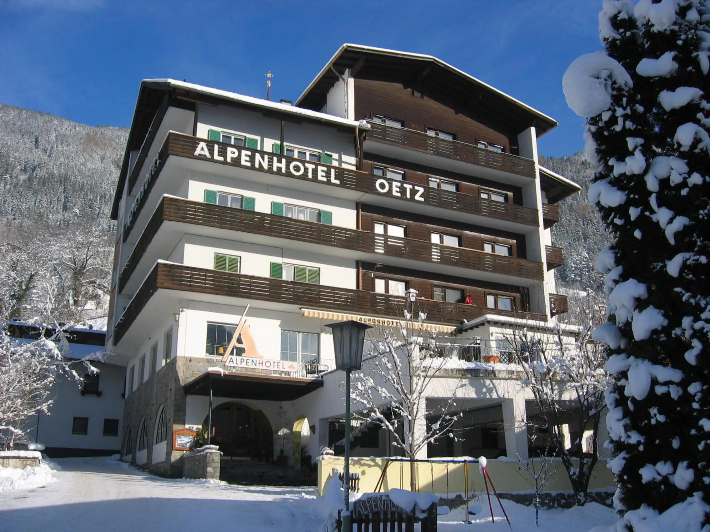 Property building, Winter in Alpenhotel