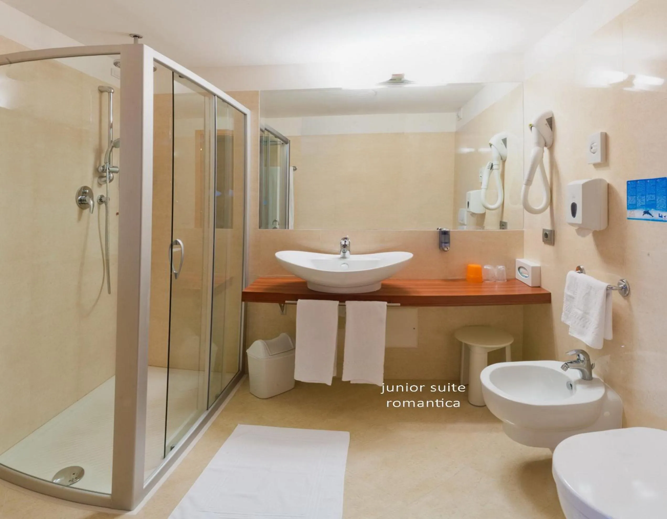 Shower in Hotel San Marco