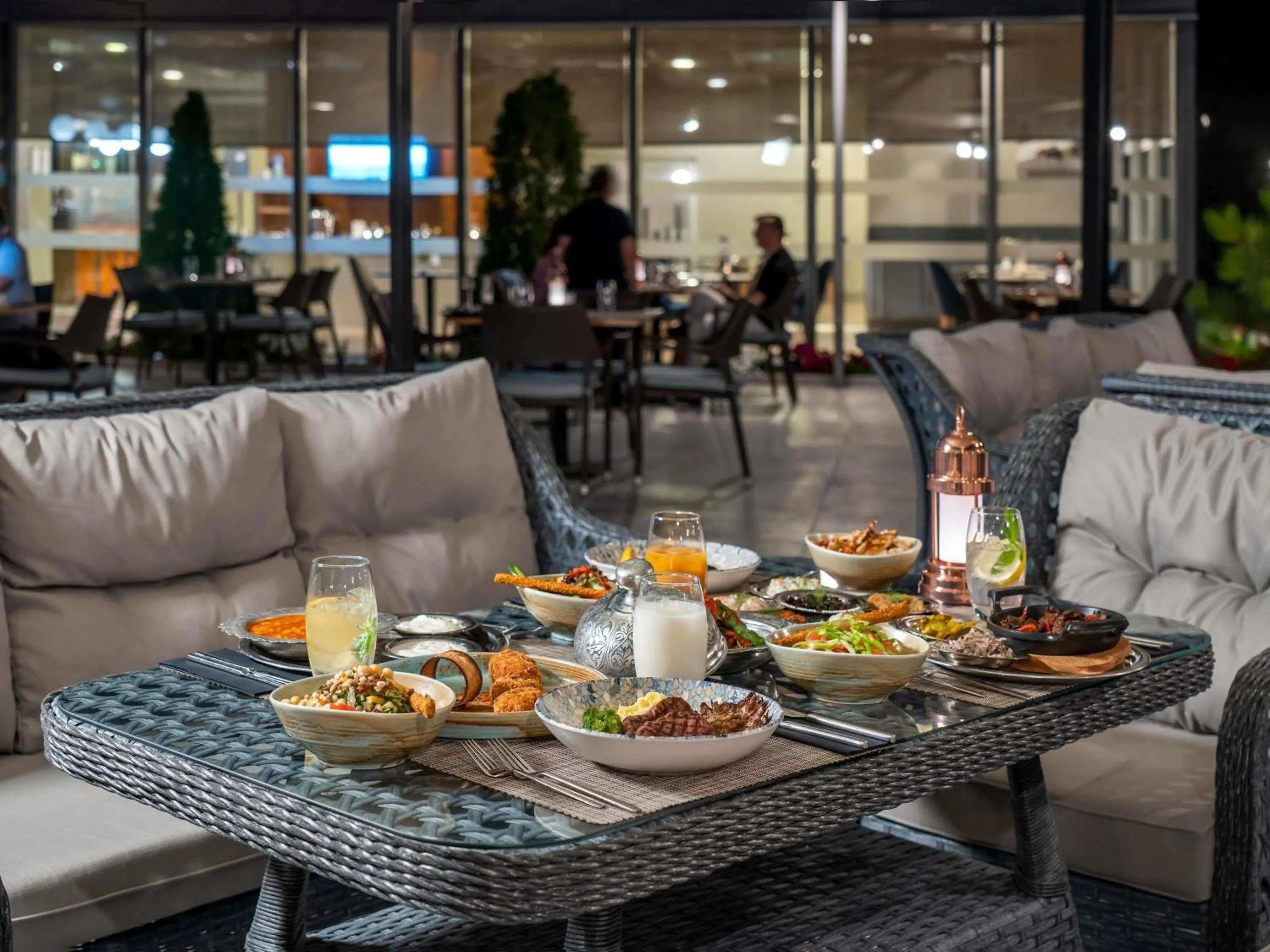Restaurant/places to eat in Novotel Kayseri
