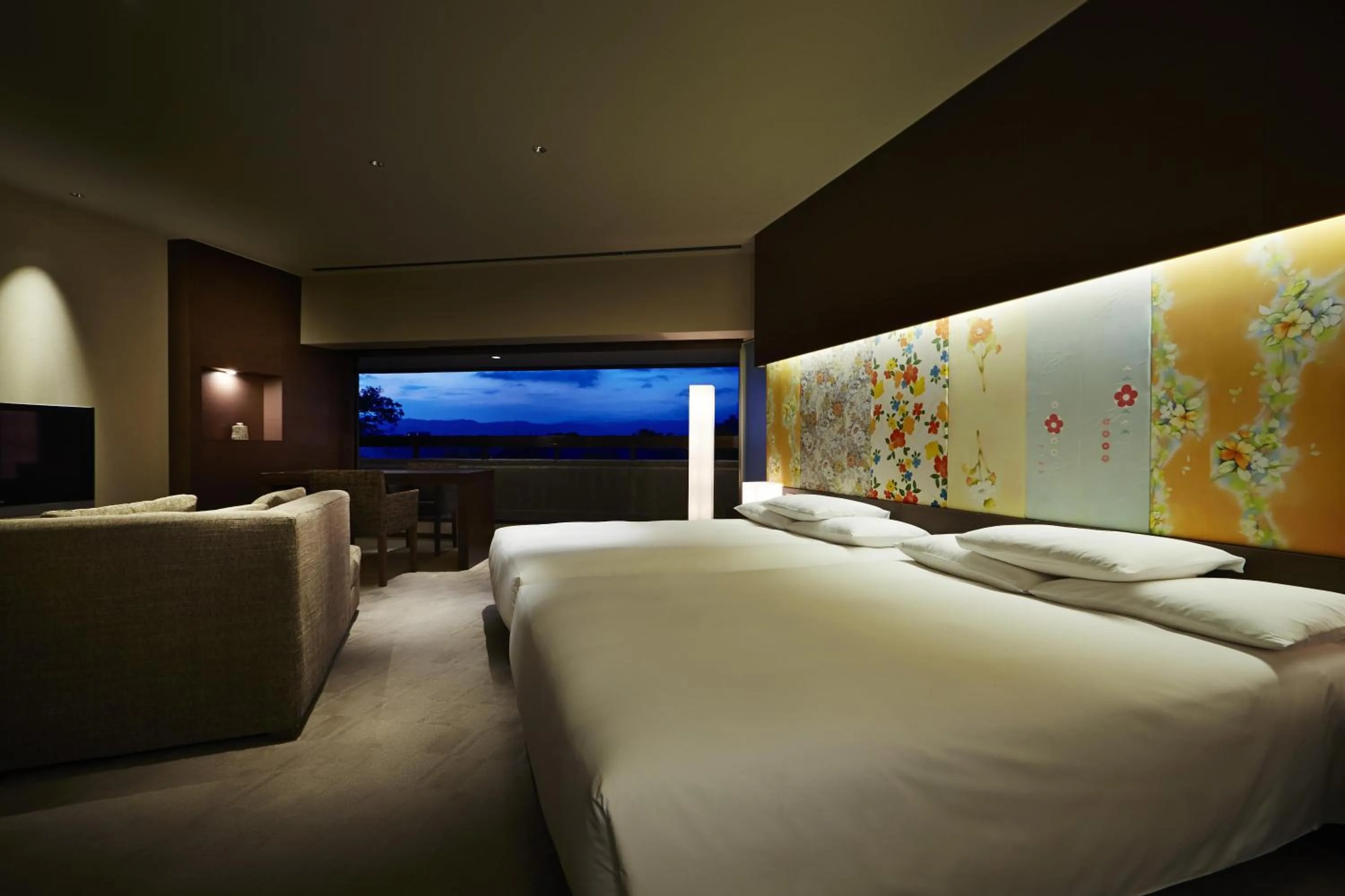 Photo of the whole room, Bed in Hyatt Regency Kyoto