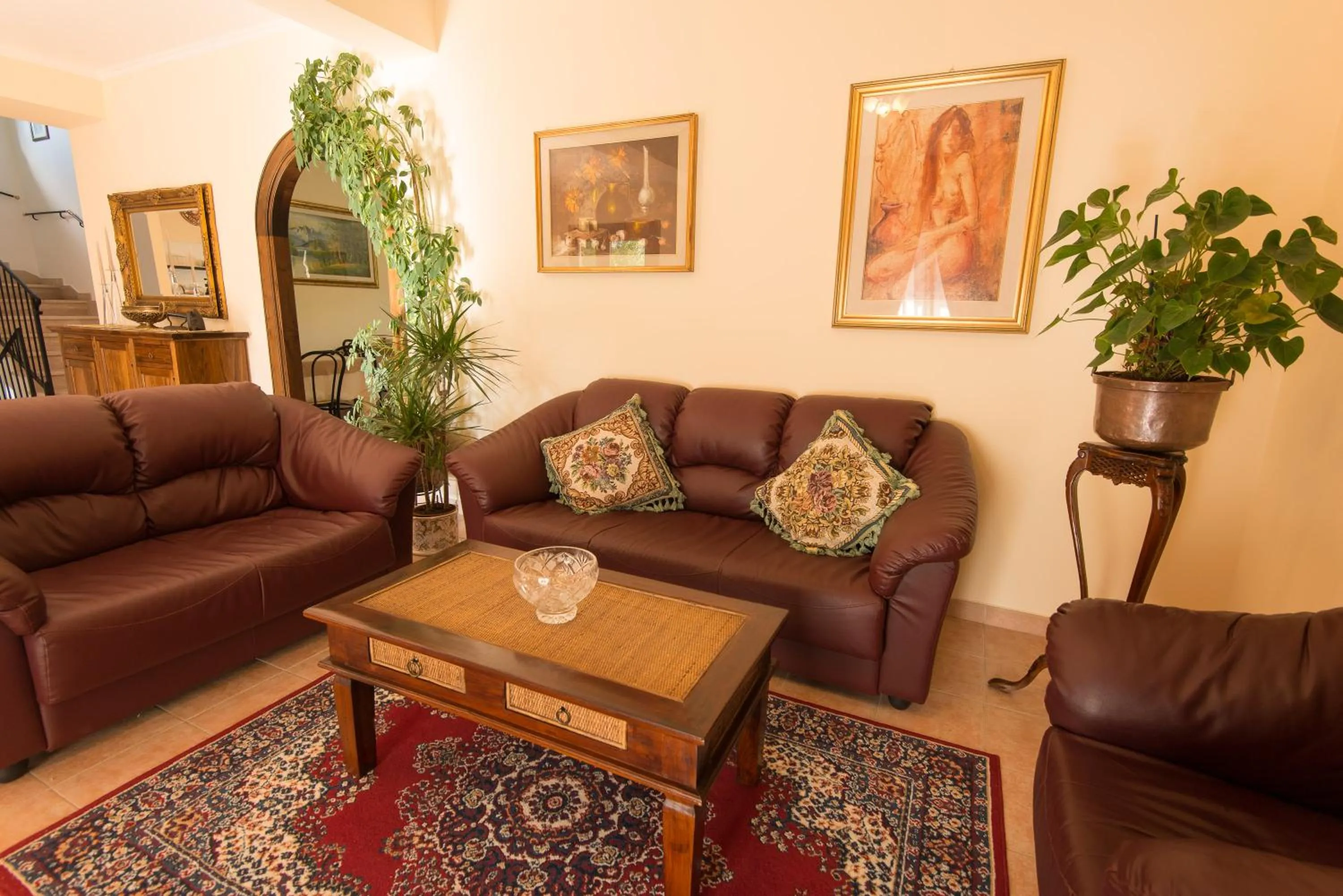 Communal lounge/ TV room in Albergo Della Corte