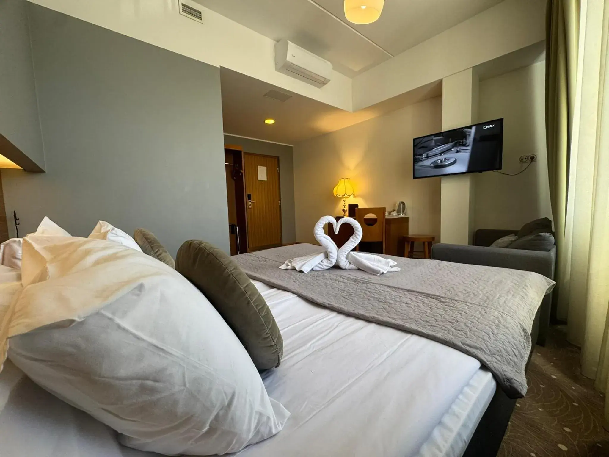 Superior Double or Twin Room in Bern Boutique by Rikas Hotels Superior Double or Twin Room in Bern Boutique by Rikas Hotels