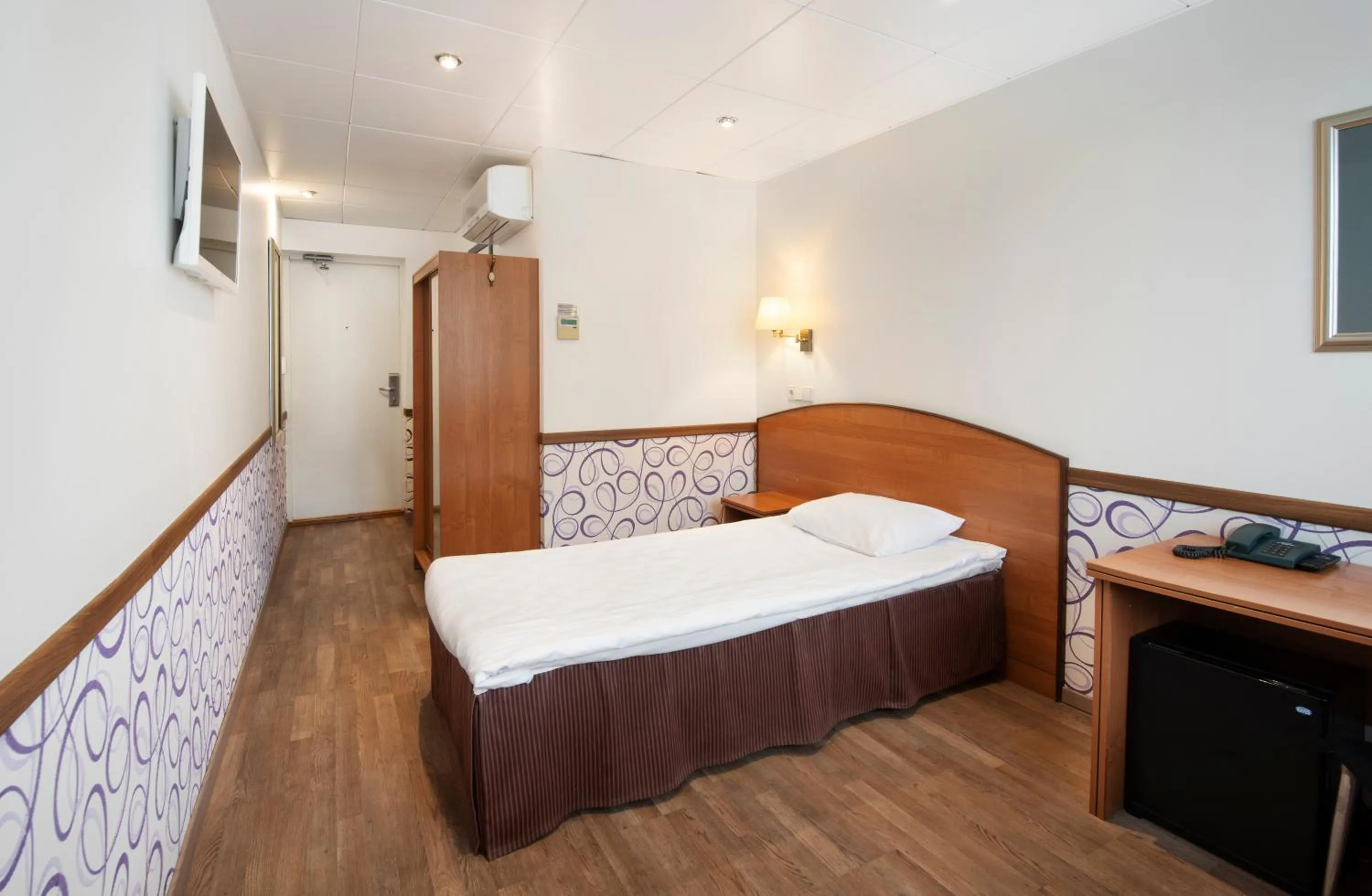 Bedroom, Bed in Hestia Hotel Susi