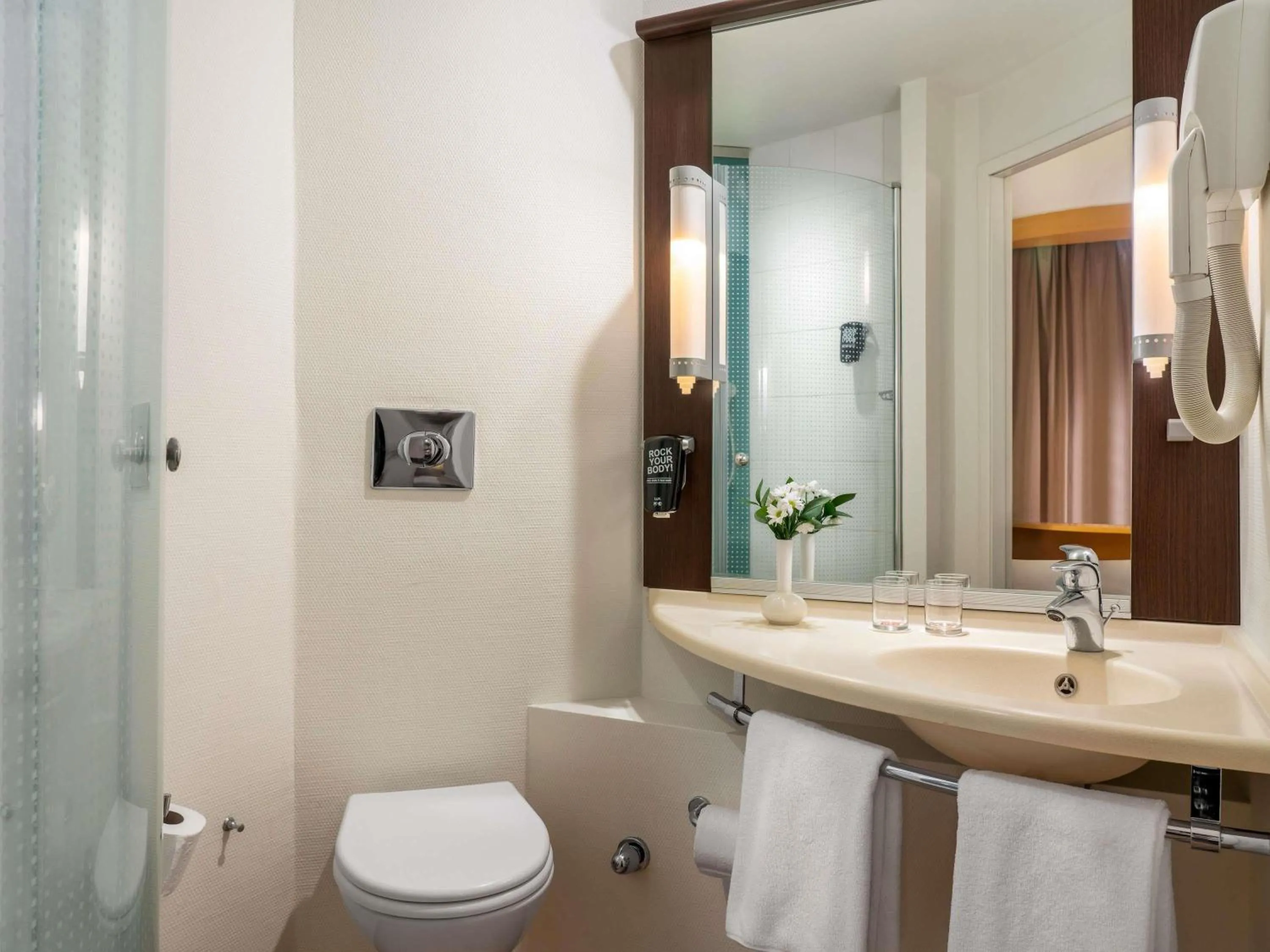 Bedroom in Ibis Kayseri