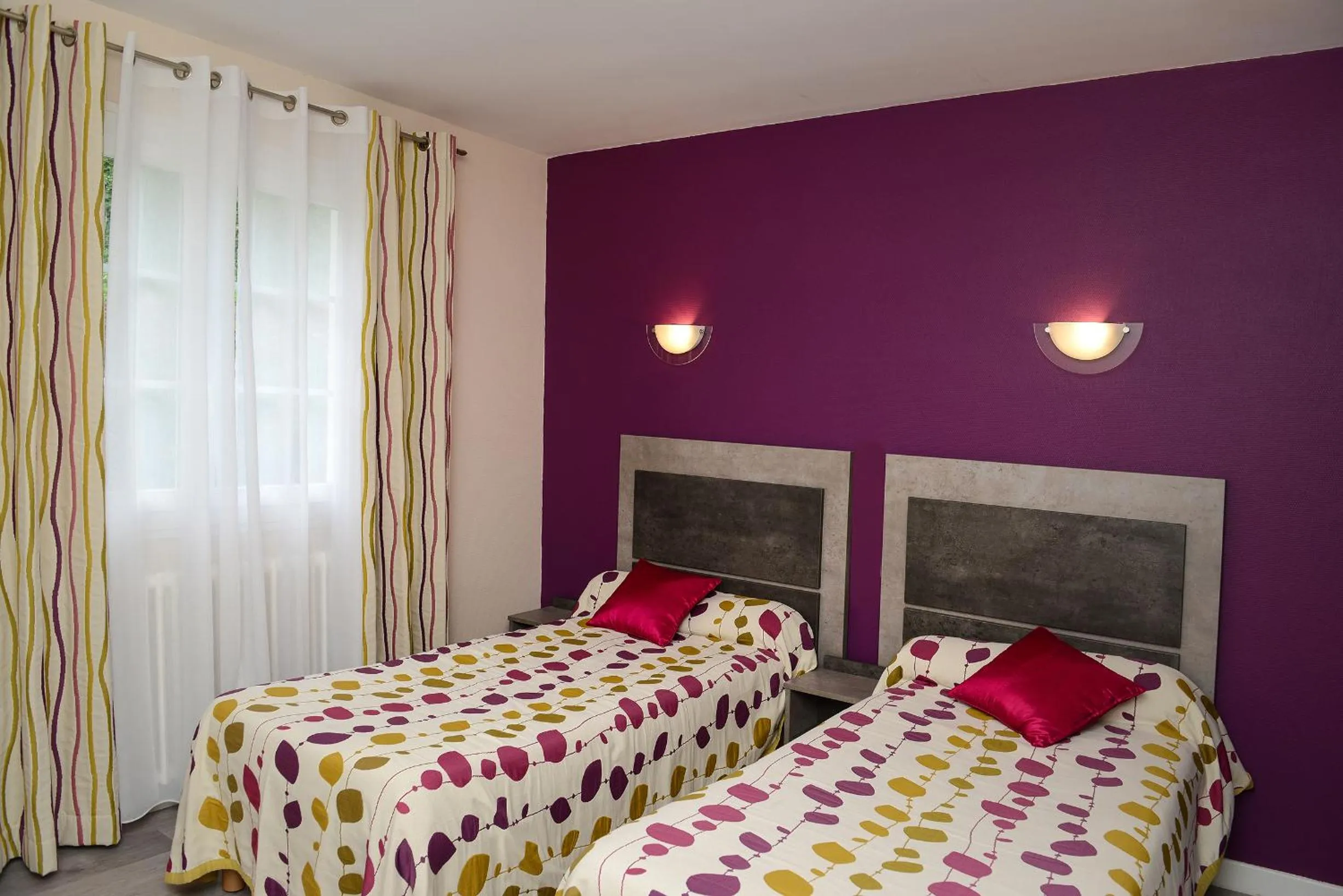 Day, Bed in Logis Hôtel Andreinia & Cabanes