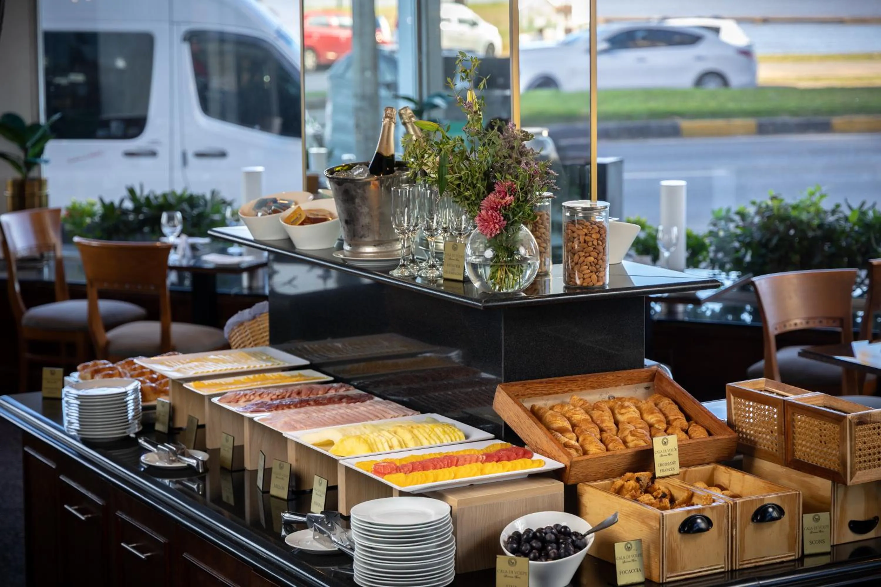 Buffet breakfast in Cala di Volpe Boutique Hotel