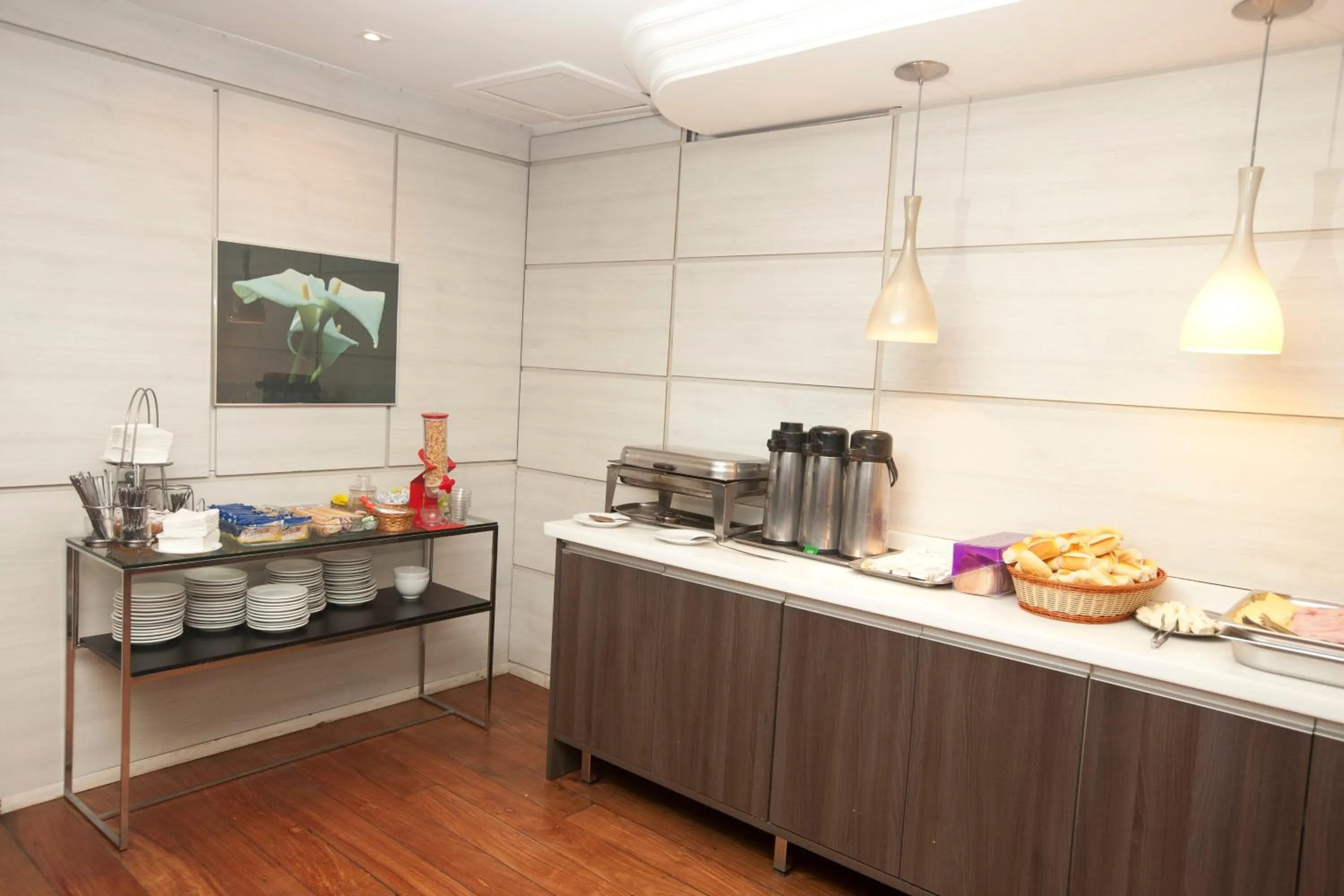 Food and drinks in Hotel Plaza Apolo