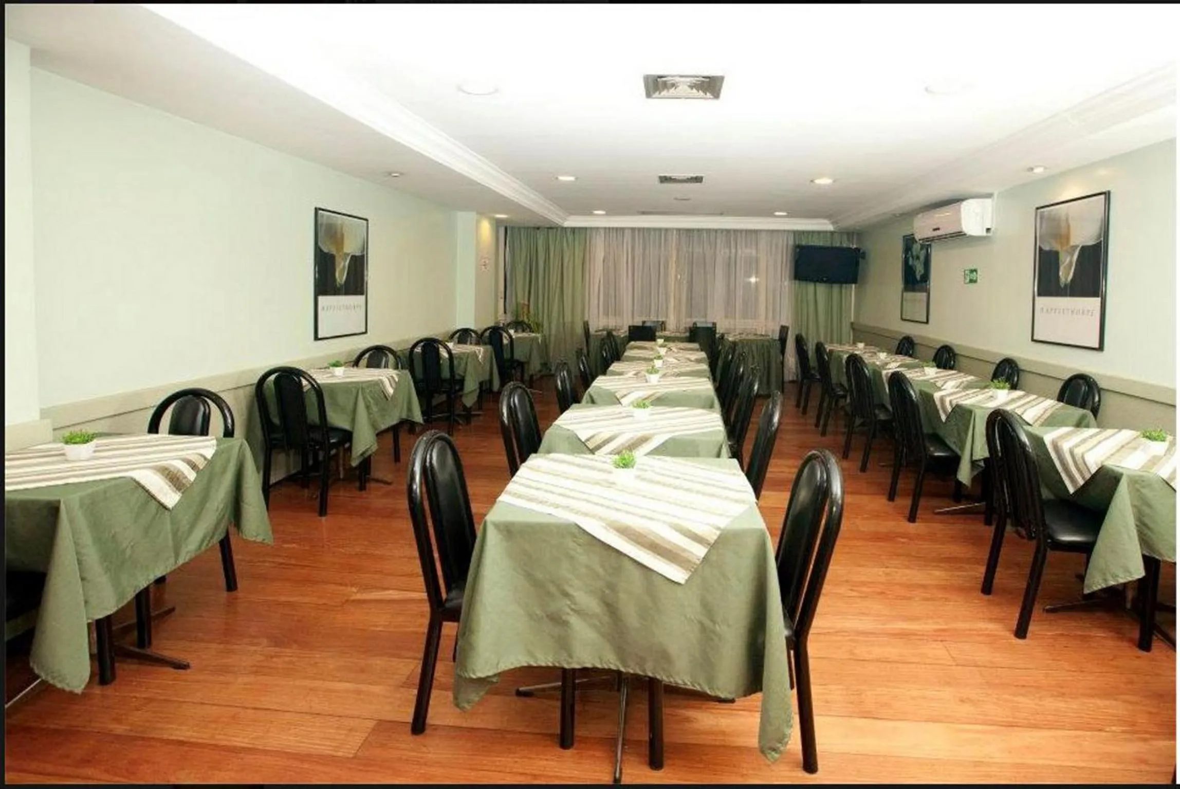 Business facilities in Hotel Plaza Apolo