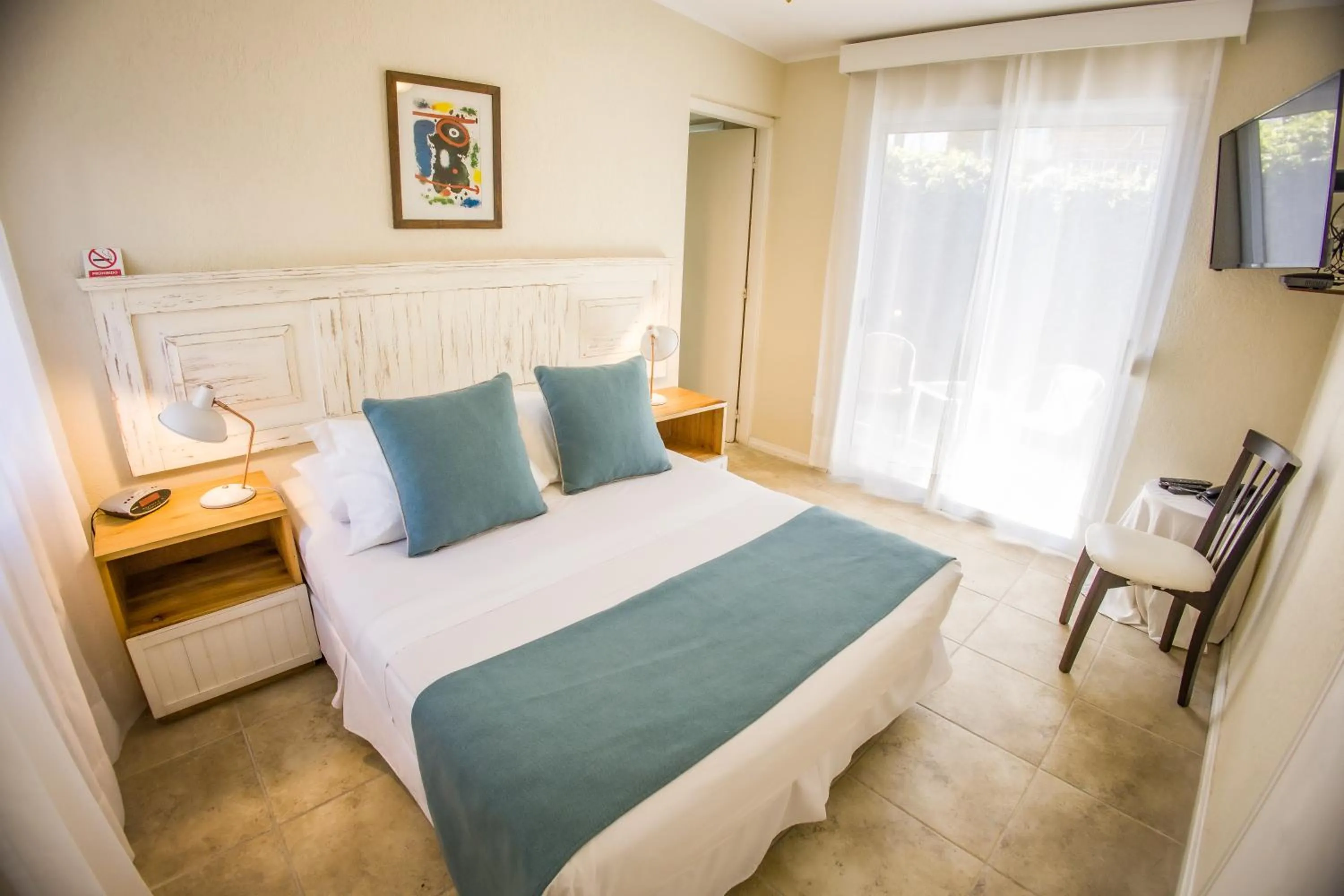 Bedroom, Bed in Joan Miró Hotel