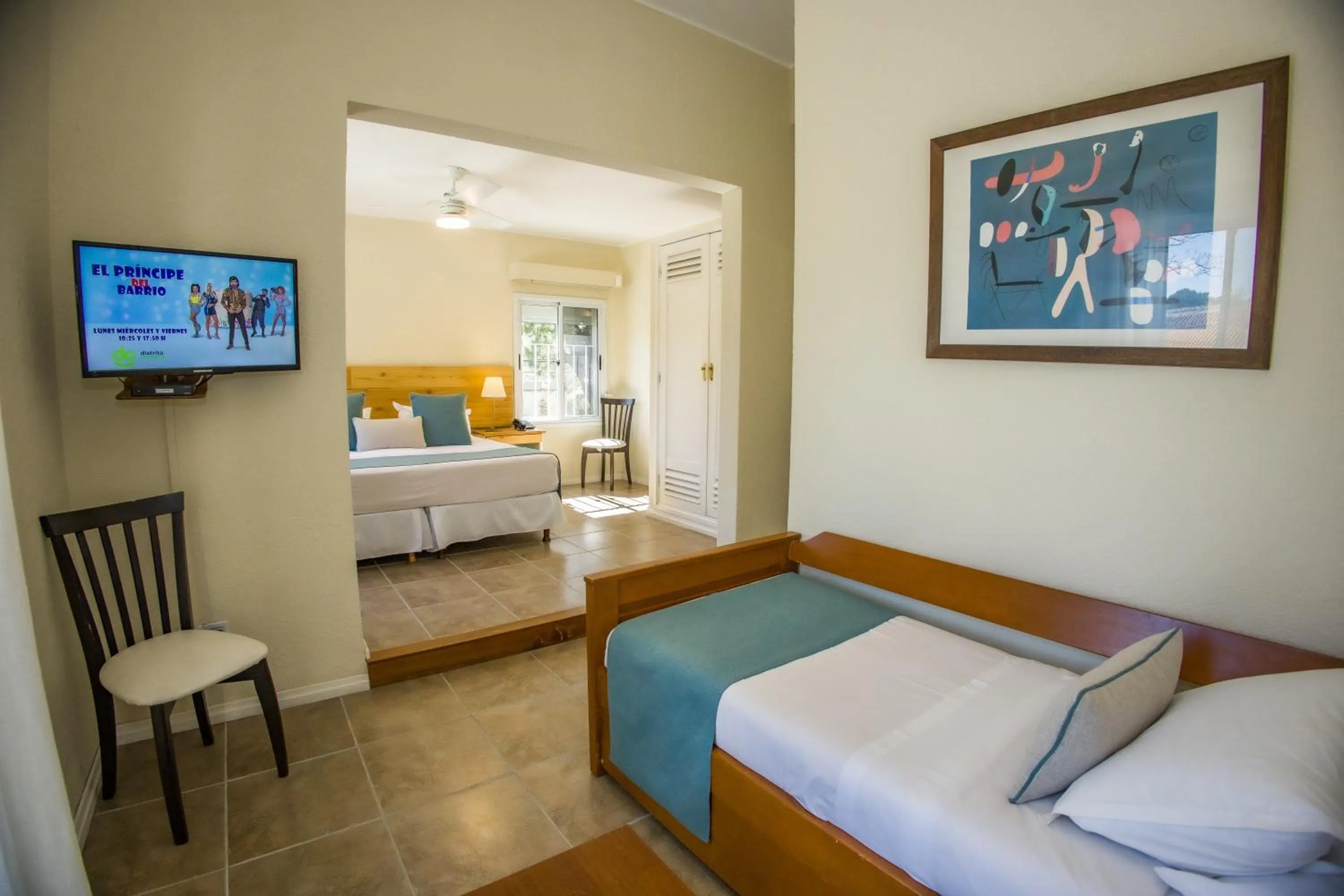 Bedroom, Bed in Joan Miró Hotel