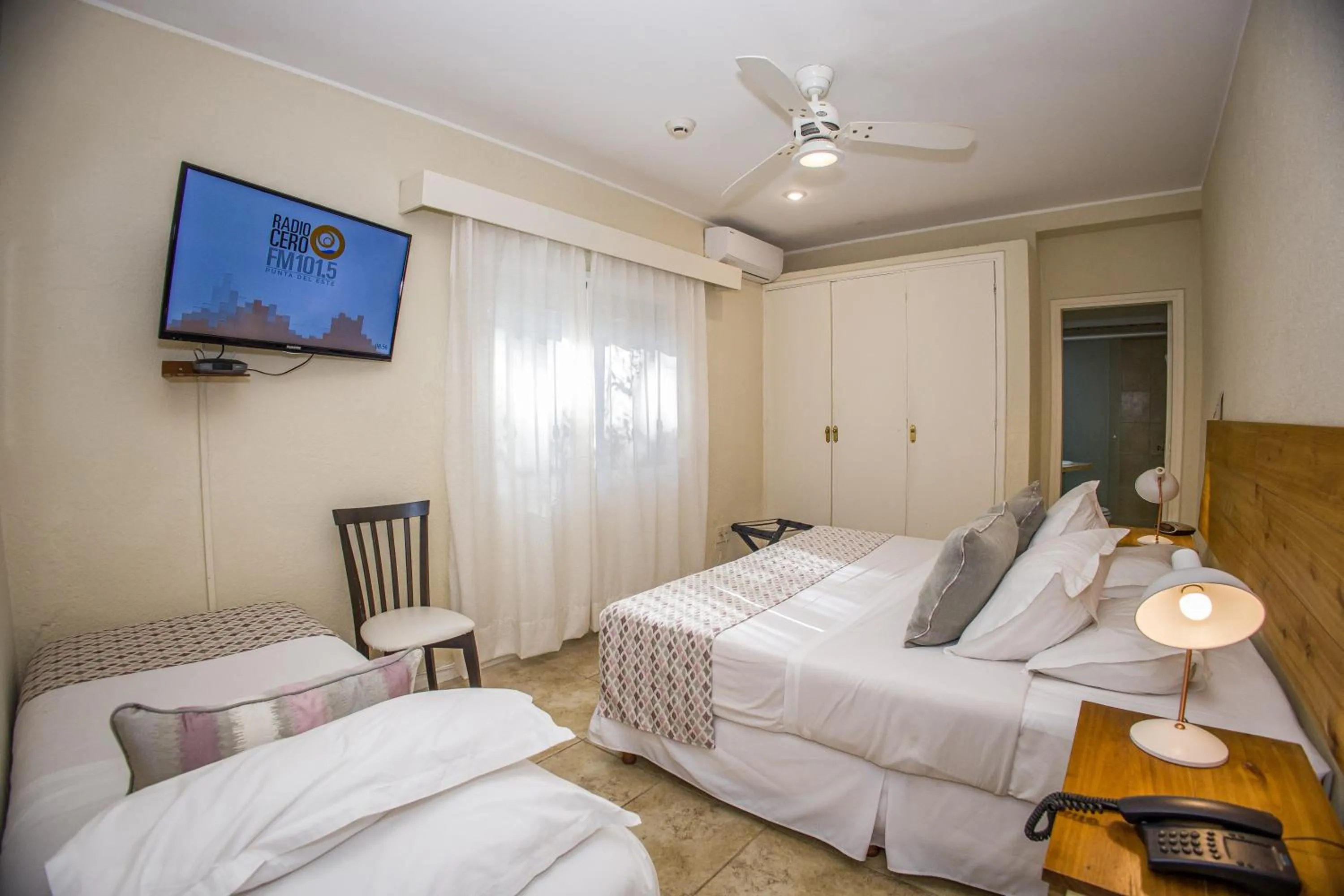 Bedroom, Bed in Joan Miró Hotel