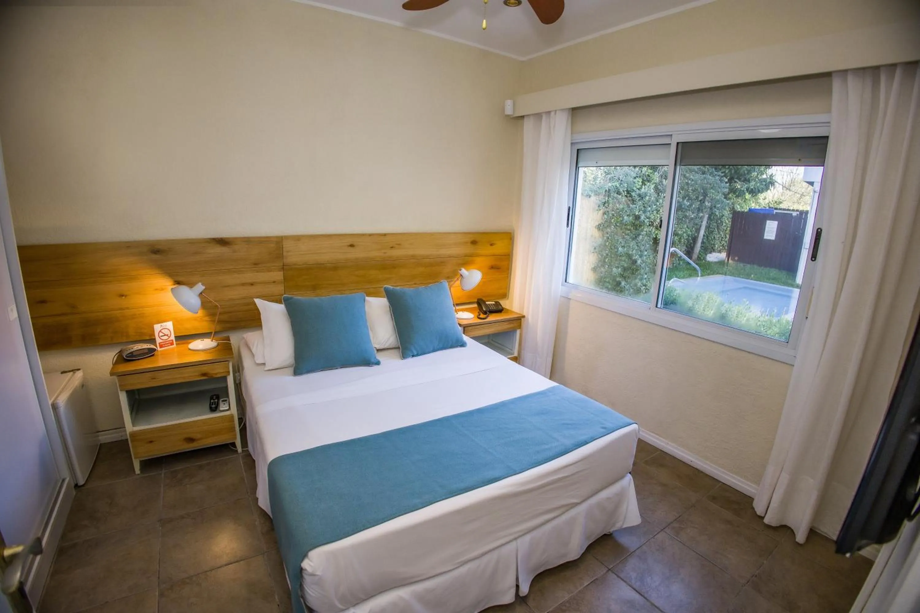 Bedroom, Bed in Joan Miró Hotel