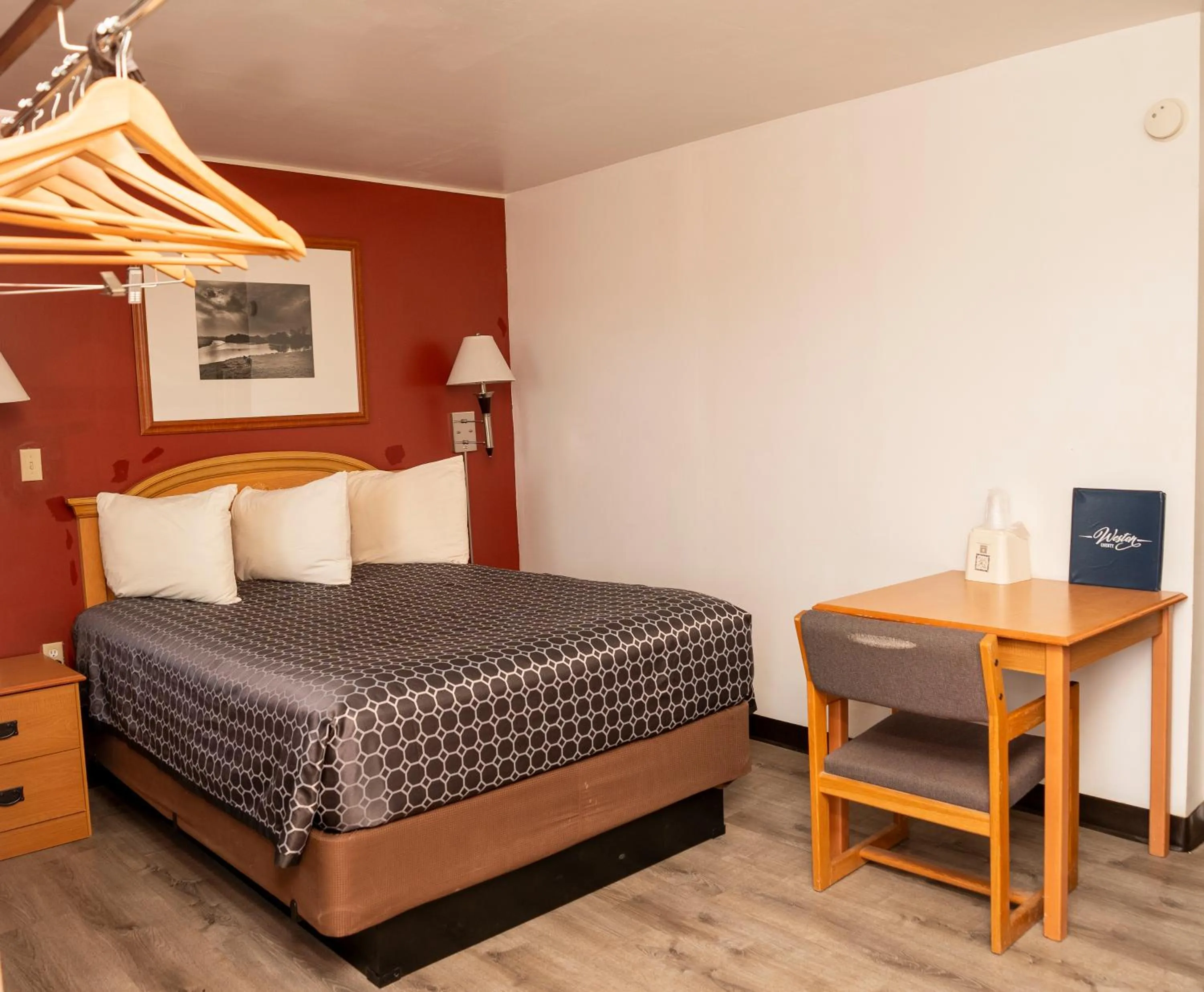 Bedroom, Bed in Auto Inn Motel & RV Park