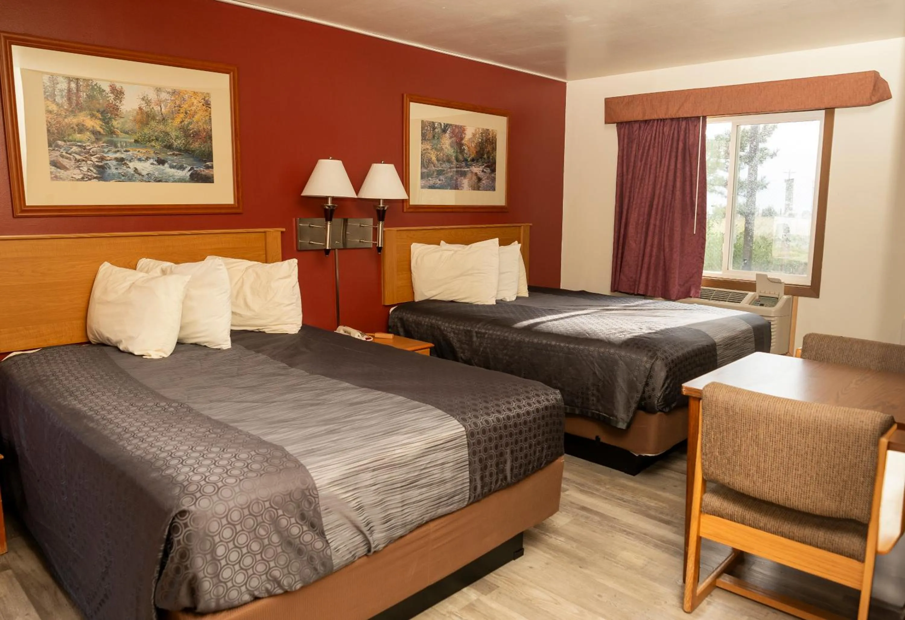 View (from property/room), Bed in Auto Inn Motel & RV Park